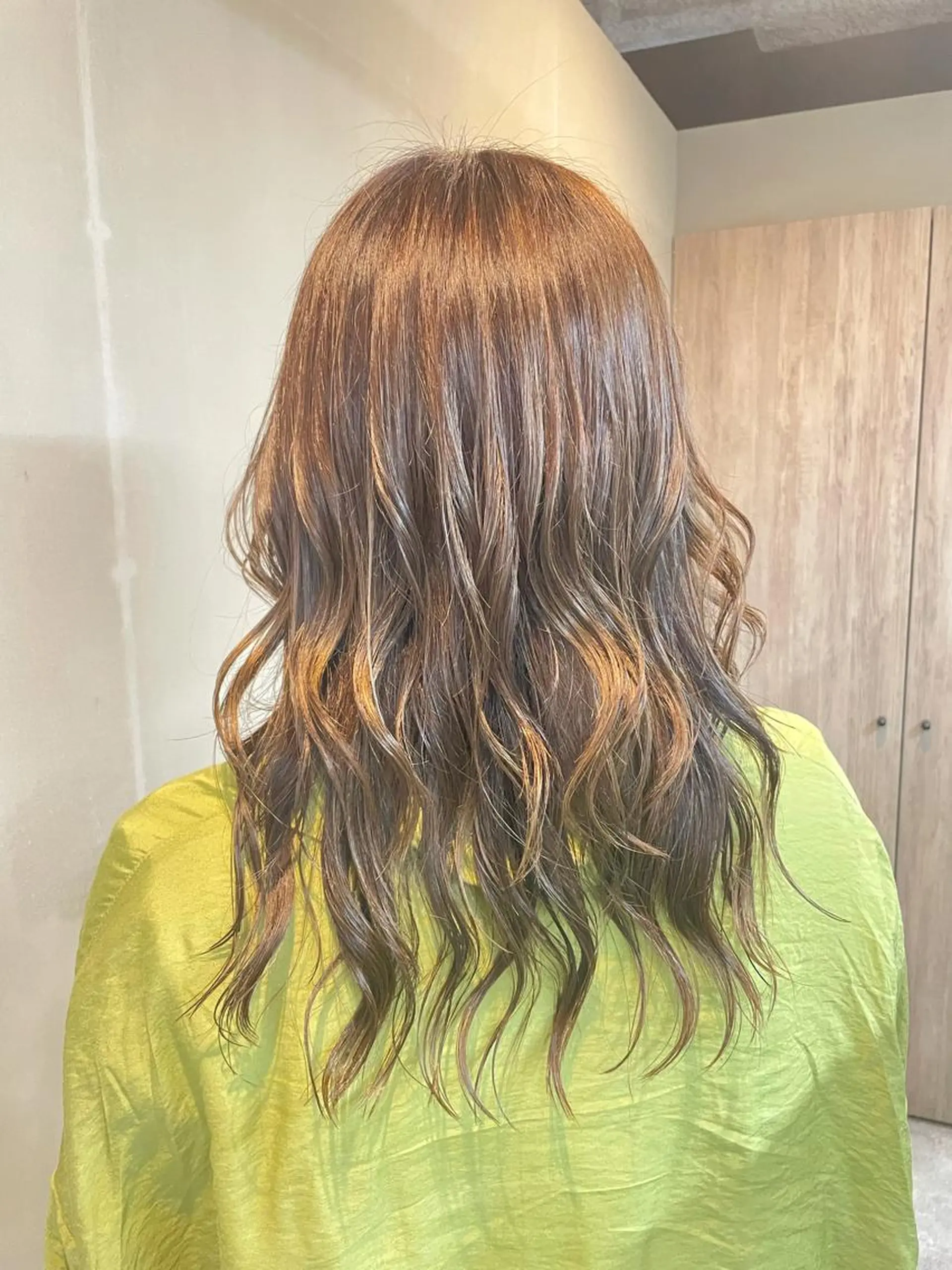 セミロング カラー パーマ ベージュカラー ハイライトカラー ハイライト Men's hair salon First 中百舌鳥店所属・First なかもず 店 YUKIのヘアスタイル