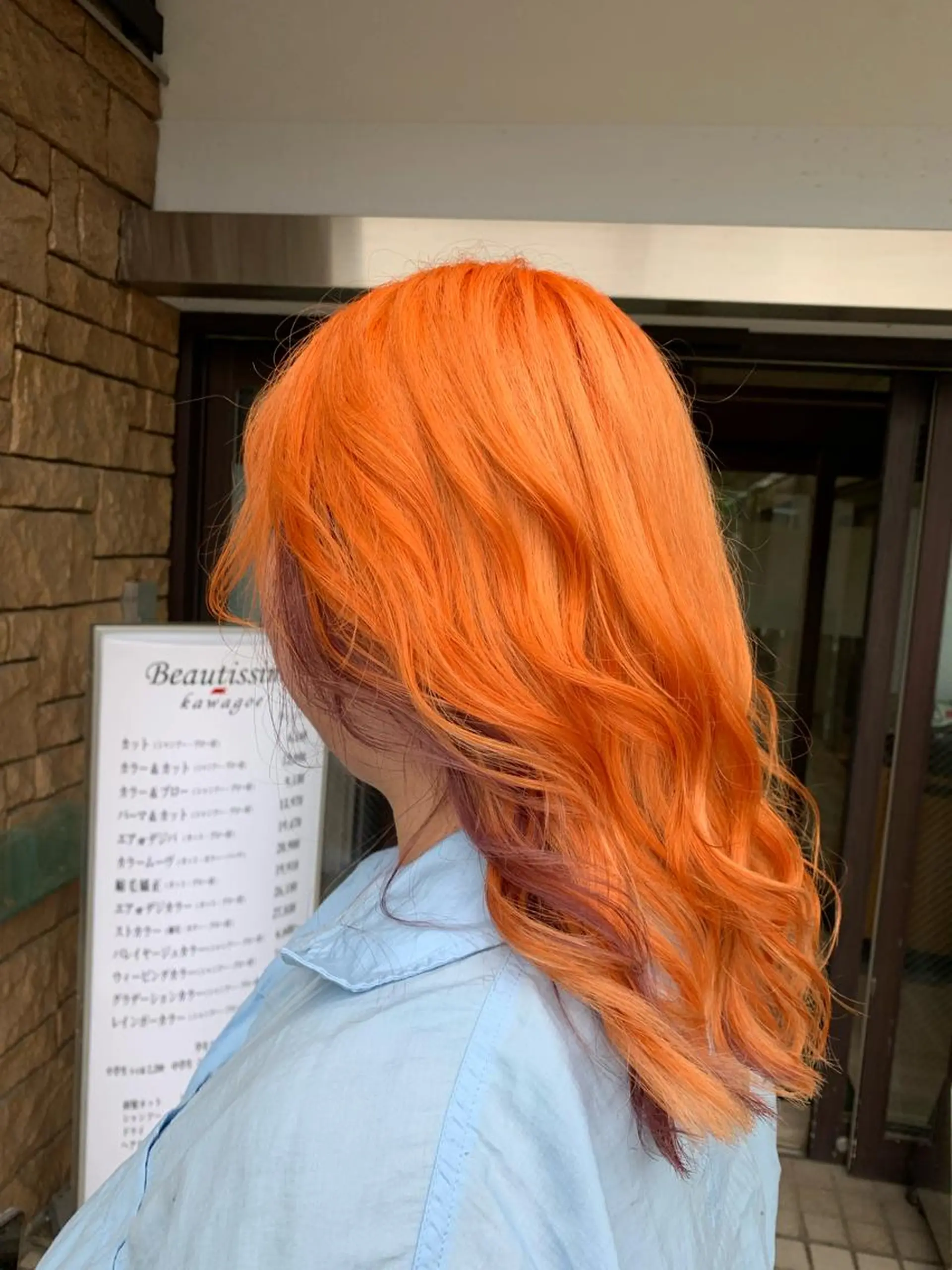 セミロング カラー オレンジ パープルカラー カット ヘアカラー トリートメント 板倉 花連のヘアスタイル