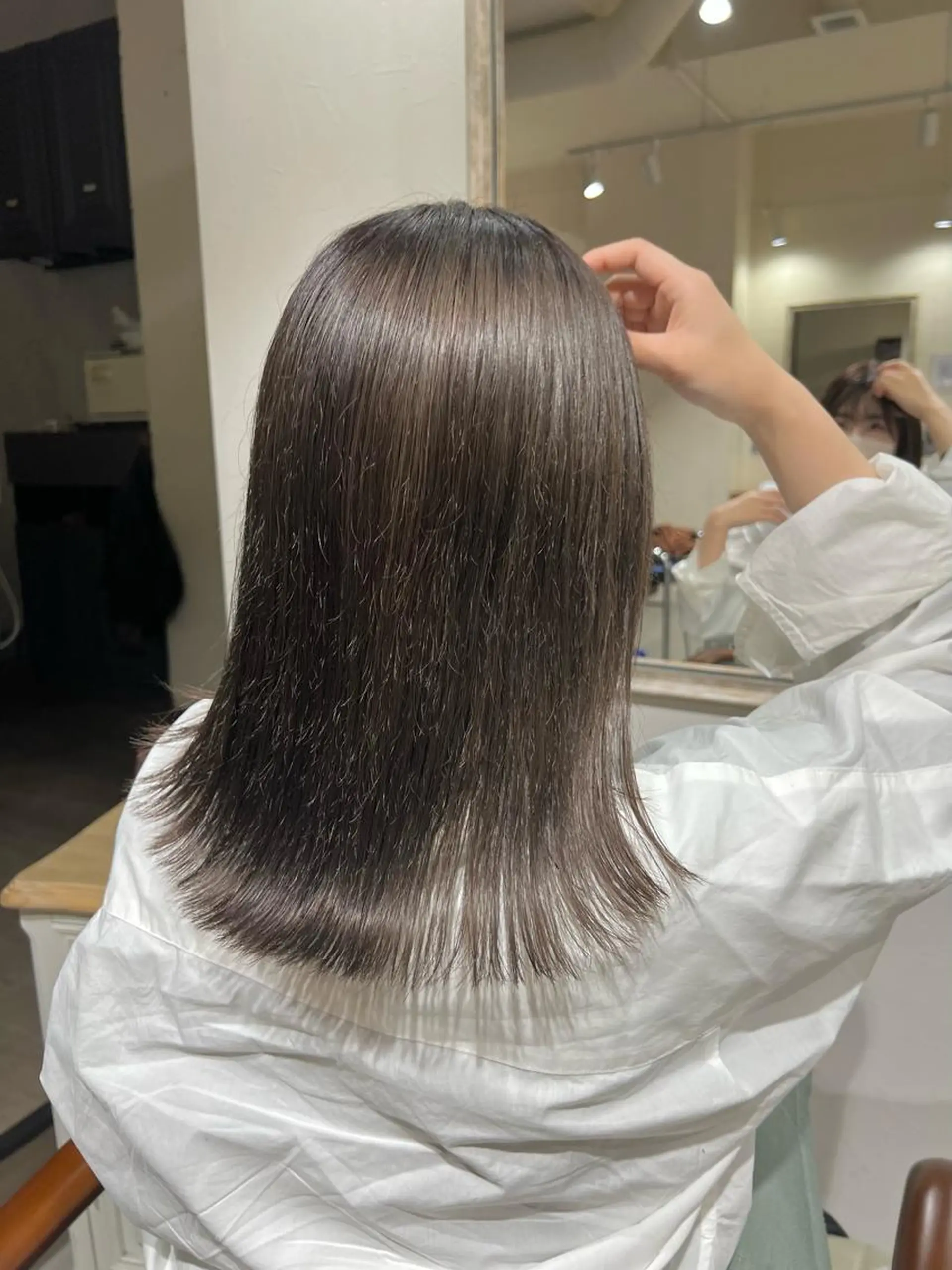 ミディアム 瀬川 夏緒のヘアスタイル