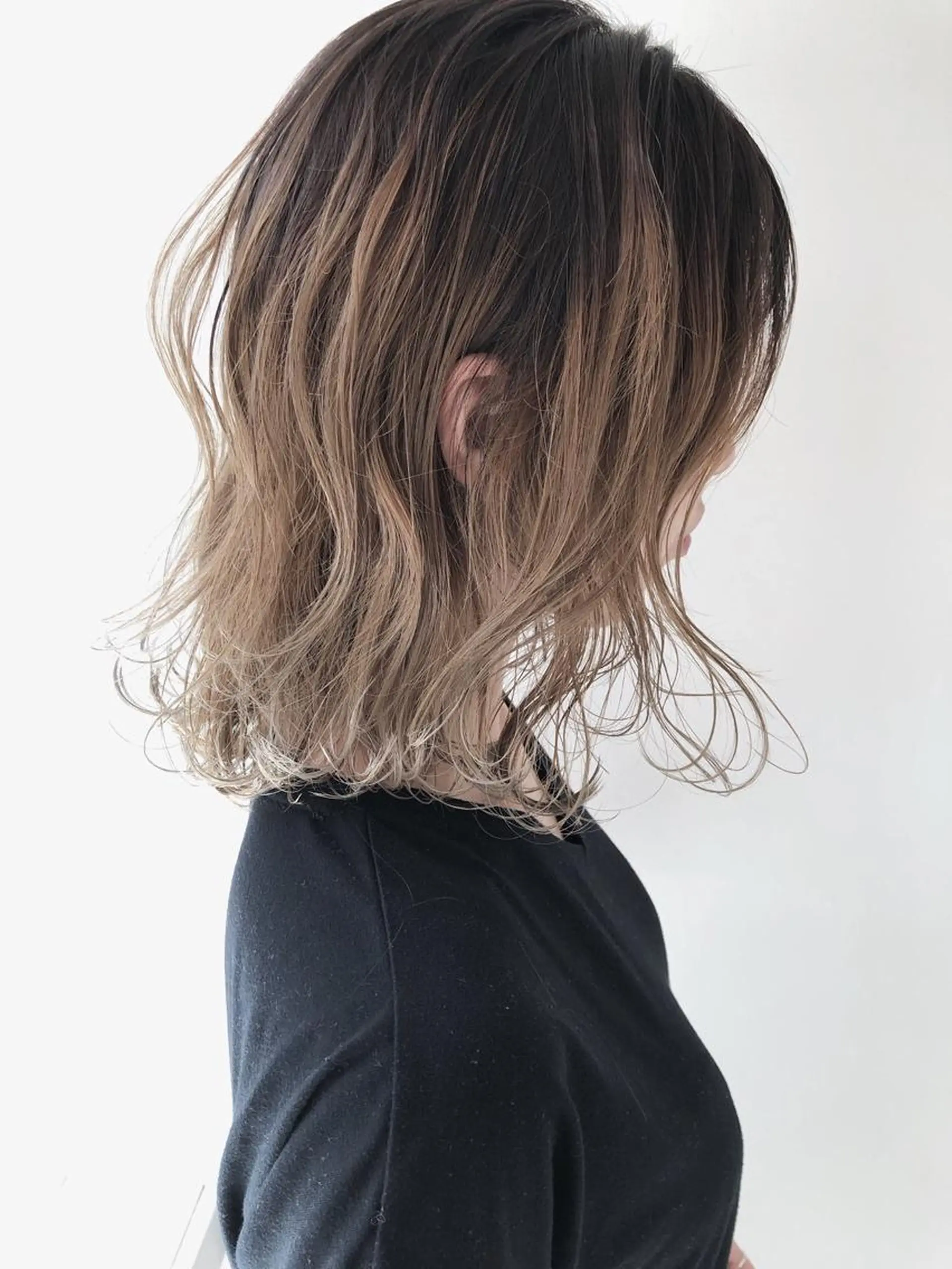 ミディアム カラー パーマ ヘアアレンジ グラデーションカラー グレージュ Mira by greenのヘアスタイル