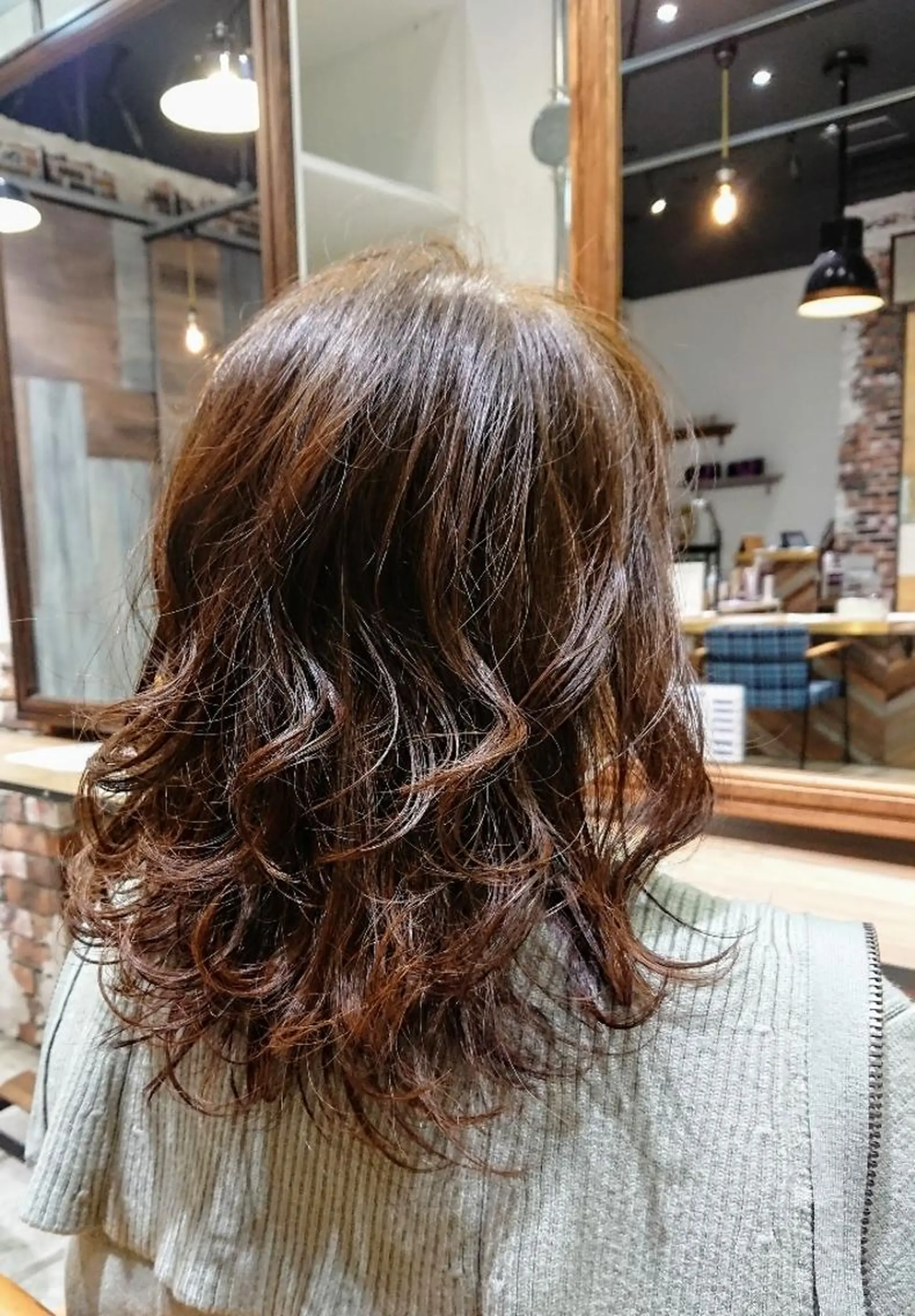 ミディアム 狩野 歩のヘアスタイル