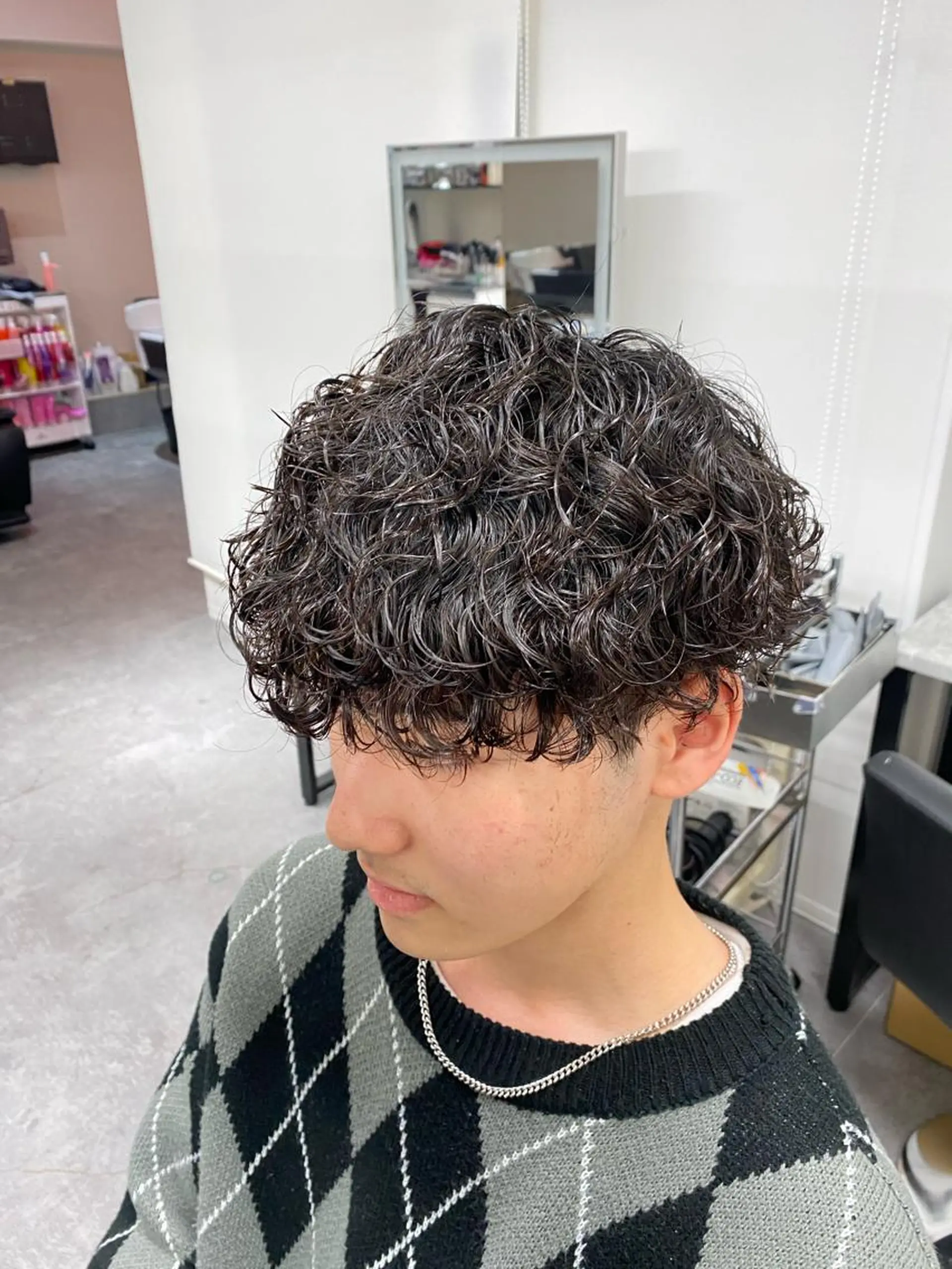 ショート カラー パーマ ヘアアレンジ メンズ キッズ ネイル マツエク・マツパ アイブロウ メンズバレイヤージュ メンズブリーチ メンズハイライト メンズハイトーン メンズインナーカラー カット パーマ トリートメント 🔥メンズパーマ特化 🔥店長中村雄樹のヘアスタイル