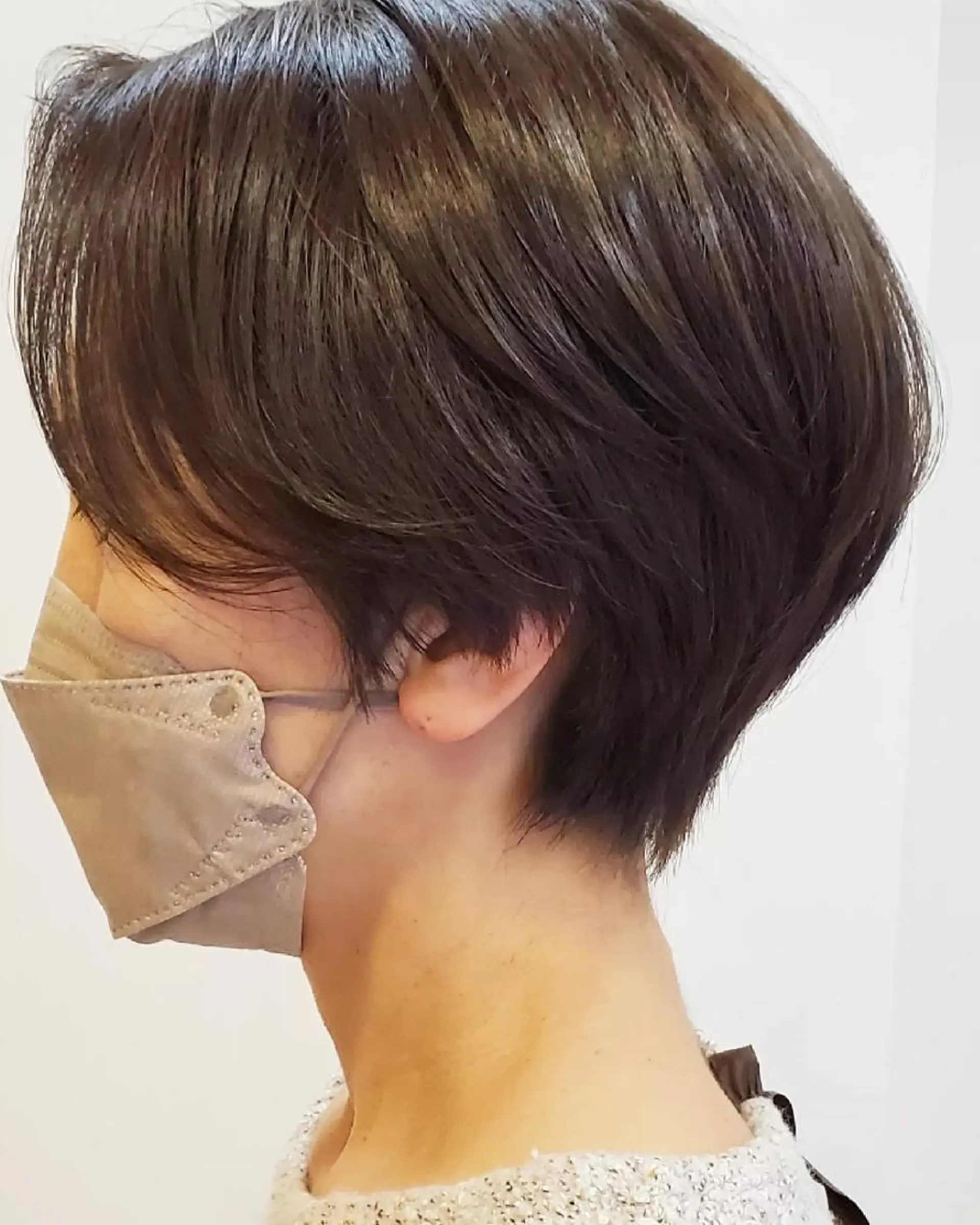 カラー ショート 齋藤 愛美のヘアスタイル