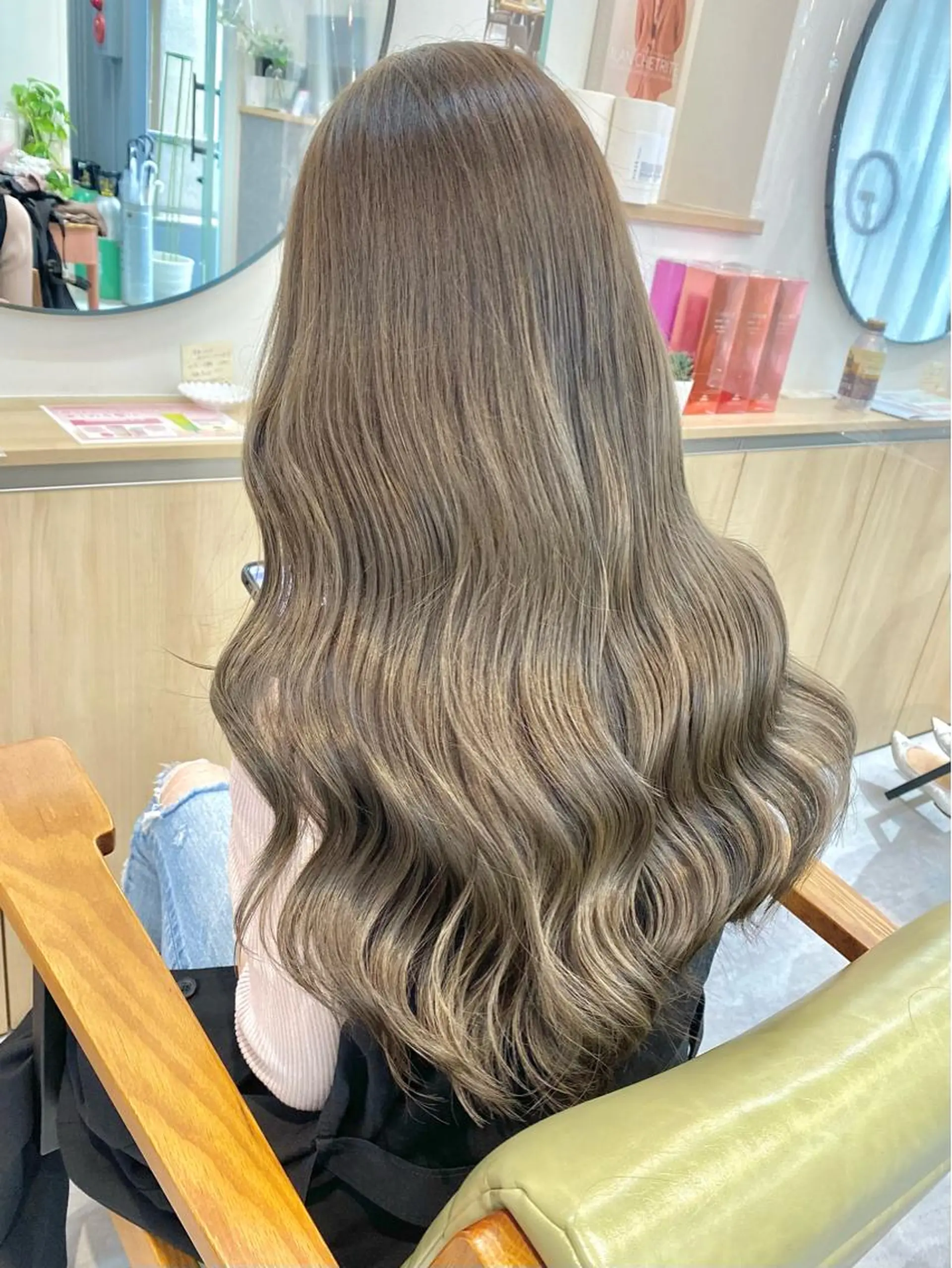 ロング カラー ブリーチ グレージュ ブリーチなしカラー ヘアカラー トリートメント ヘアセット 💘カラー特化美容師 尾崎拓己のヘアスタイル