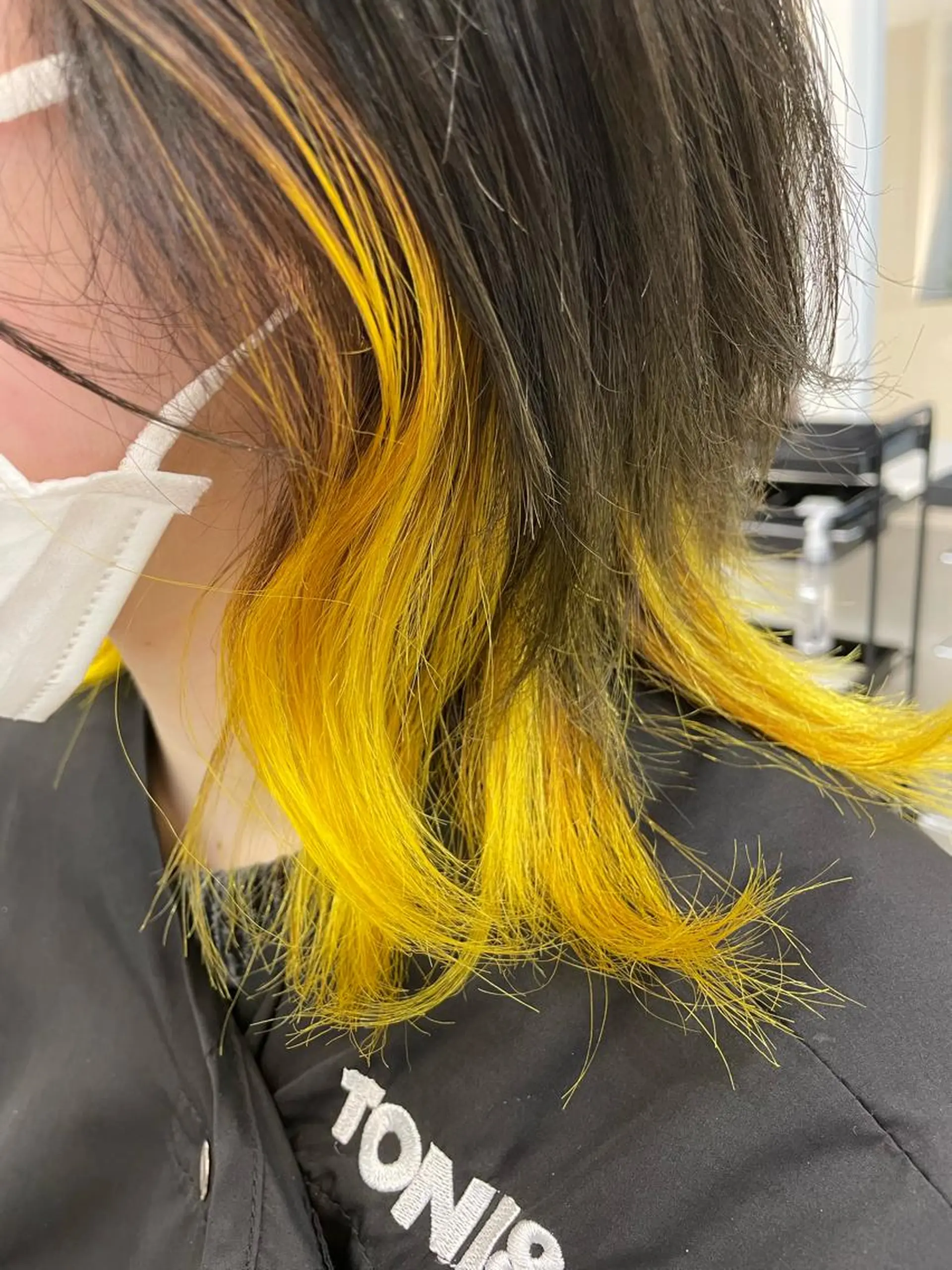 カラー イエローカラー 大山 真衣のヘアスタイル