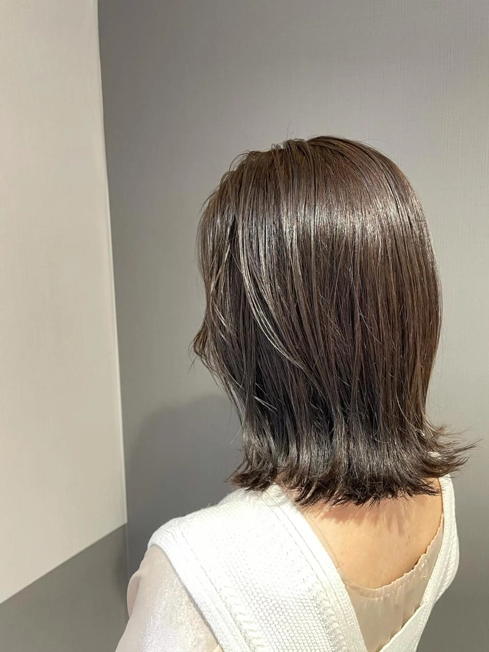 ミディアム カラー 透明感カラー ボブ 外ハネヘア Eleanor 立川北口のヘアスタイル