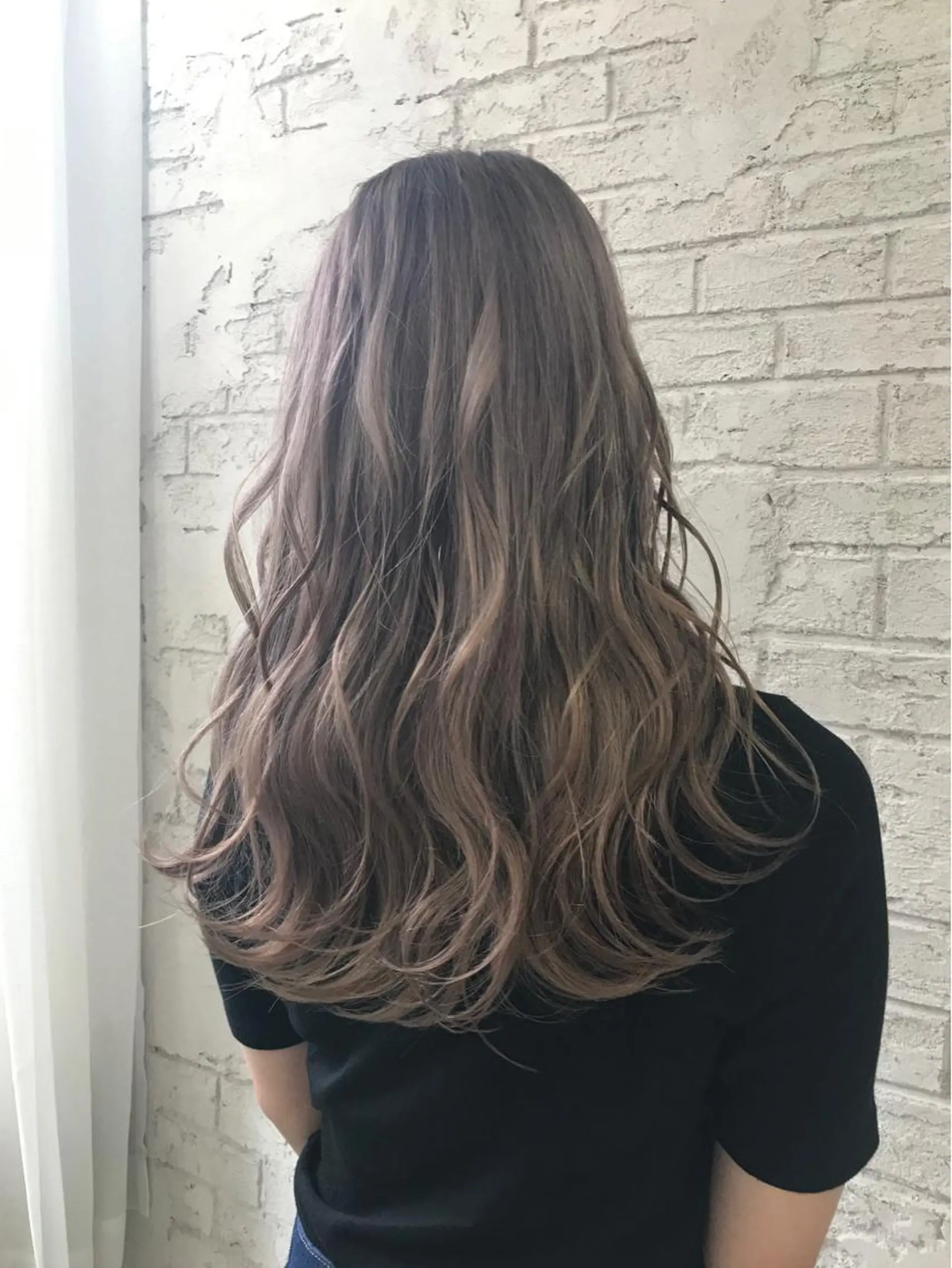 セミロング ヘアカラー 🇺🇸ハイライト特 化美容師🇺🇸漆沢のヘアスタイル