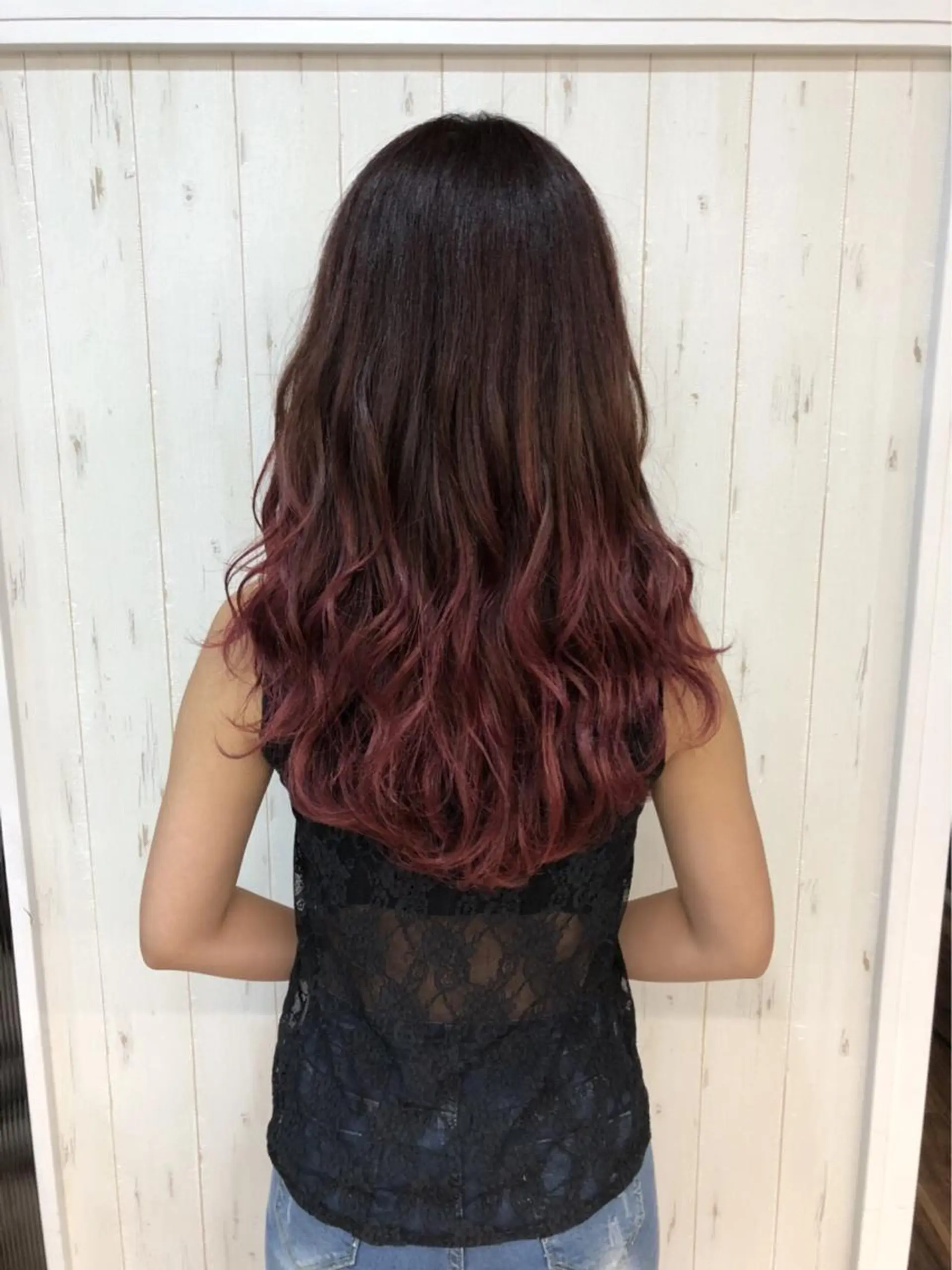 ロング カラー ヘアアレンジ カシス グラデーションカラー レッドカラー メンズ人気NO,1 Genieジーニーのヘアスタイル