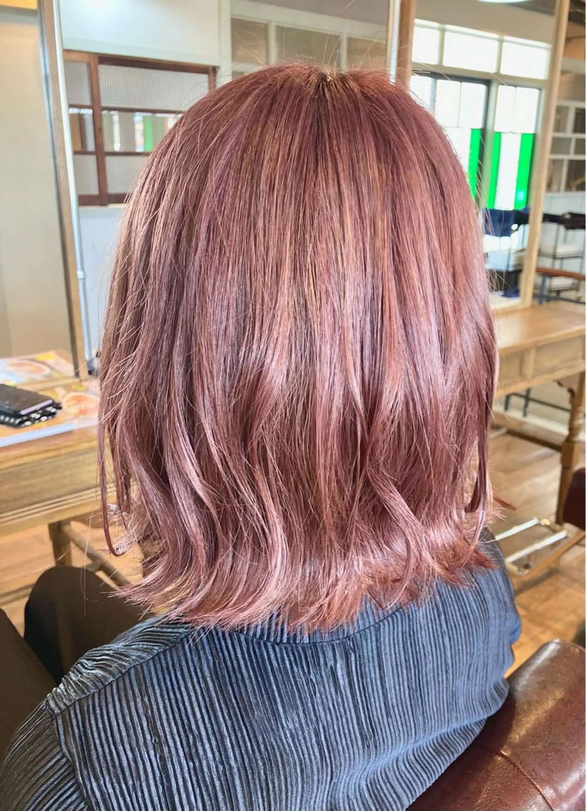 ミディアム タカツド ユウキのヘアスタイル