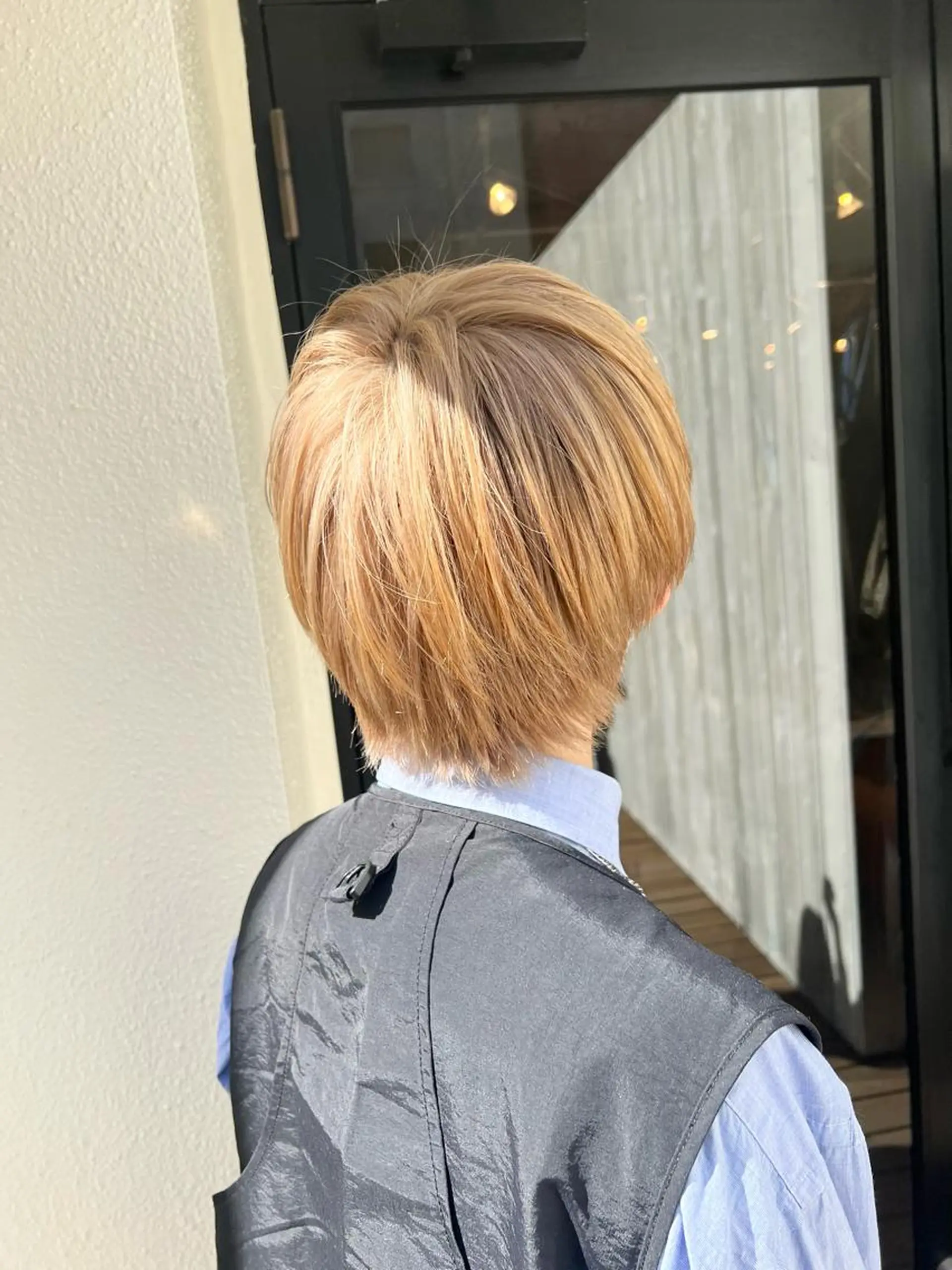 ショート カラー メンズ キッズ メンズブリーチ ベージュカラー ブリーチ ブロンド カット ヘアカラー トリートメント ハイライト/インナー /ブリーチ/レイヤーのヘアスタイル