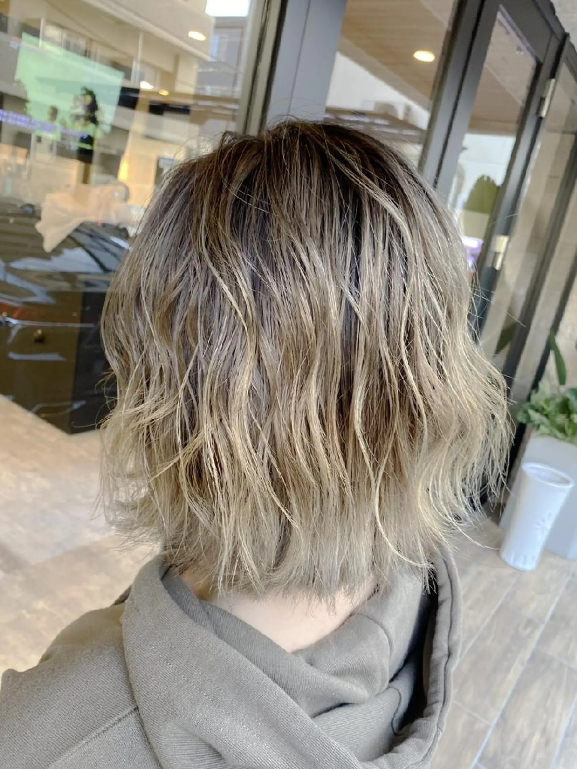 ミディアム カラー 切りっぱなしボブ ショートボブ バレイヤージュ ブリーチ ダブルカラー ヘアカラー トリートメント RIENS♡xrea 山本優舞のヘアスタイル