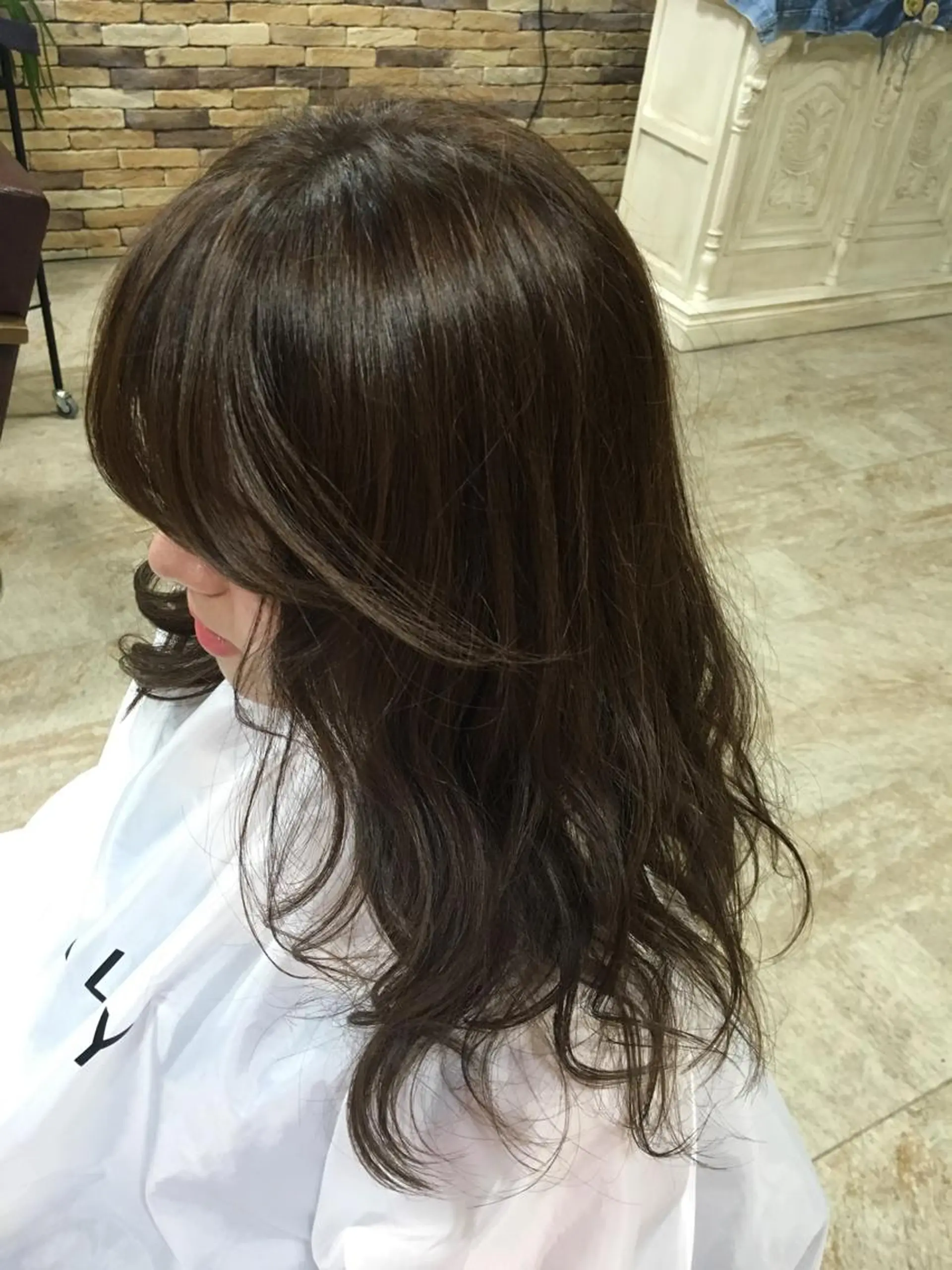 ミディアム セミロング カラー アッシュ ベージュカラー 透明感カラー せこぐち まいのヘアスタイル