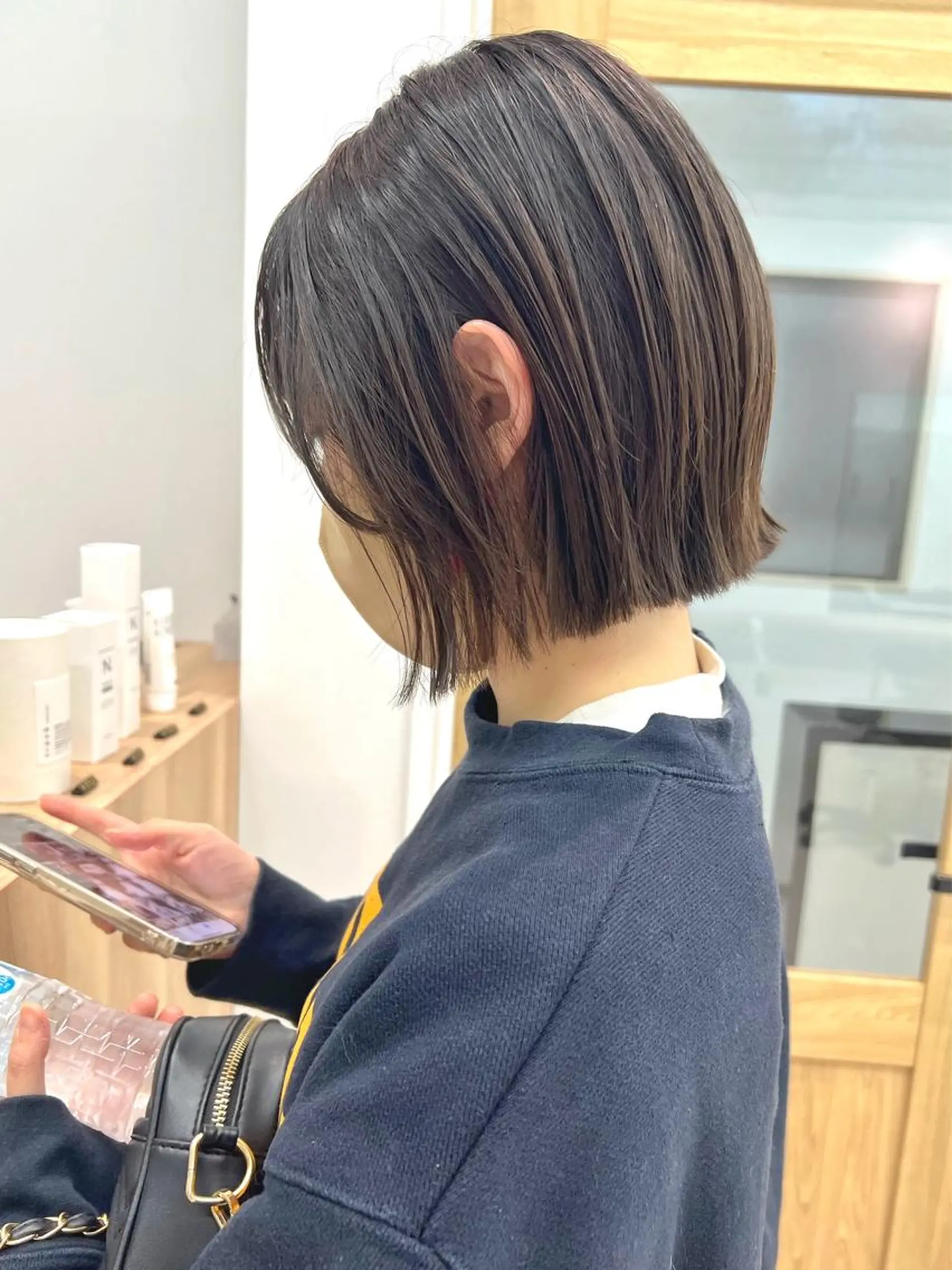 ショート ボブ 外ハネヘア カット ヘアカラー 仲川 和人のヘアスタイル
