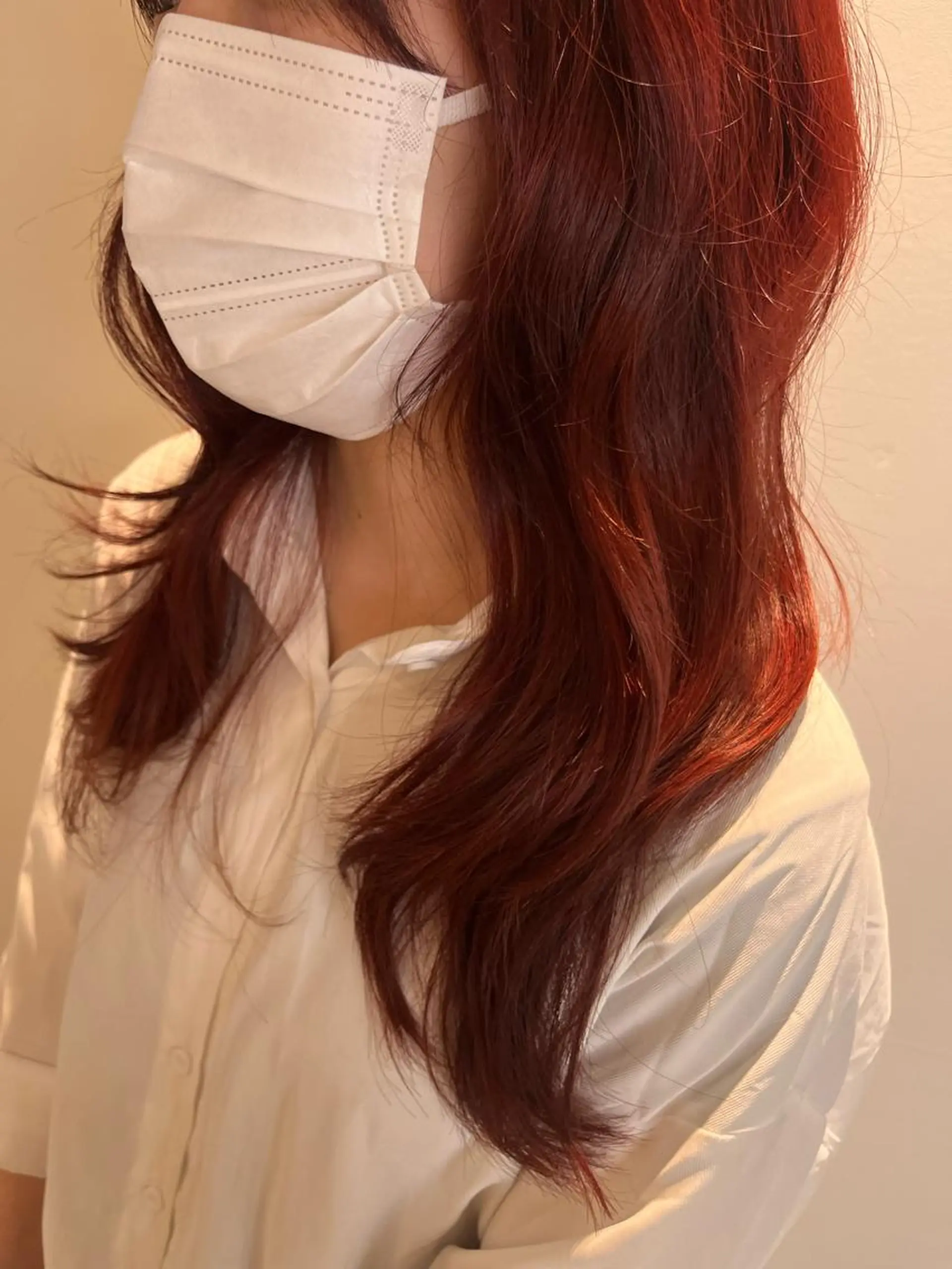 ロング カラー レッドカラー レイヤーカット カバサワ カエデのヘアスタイル