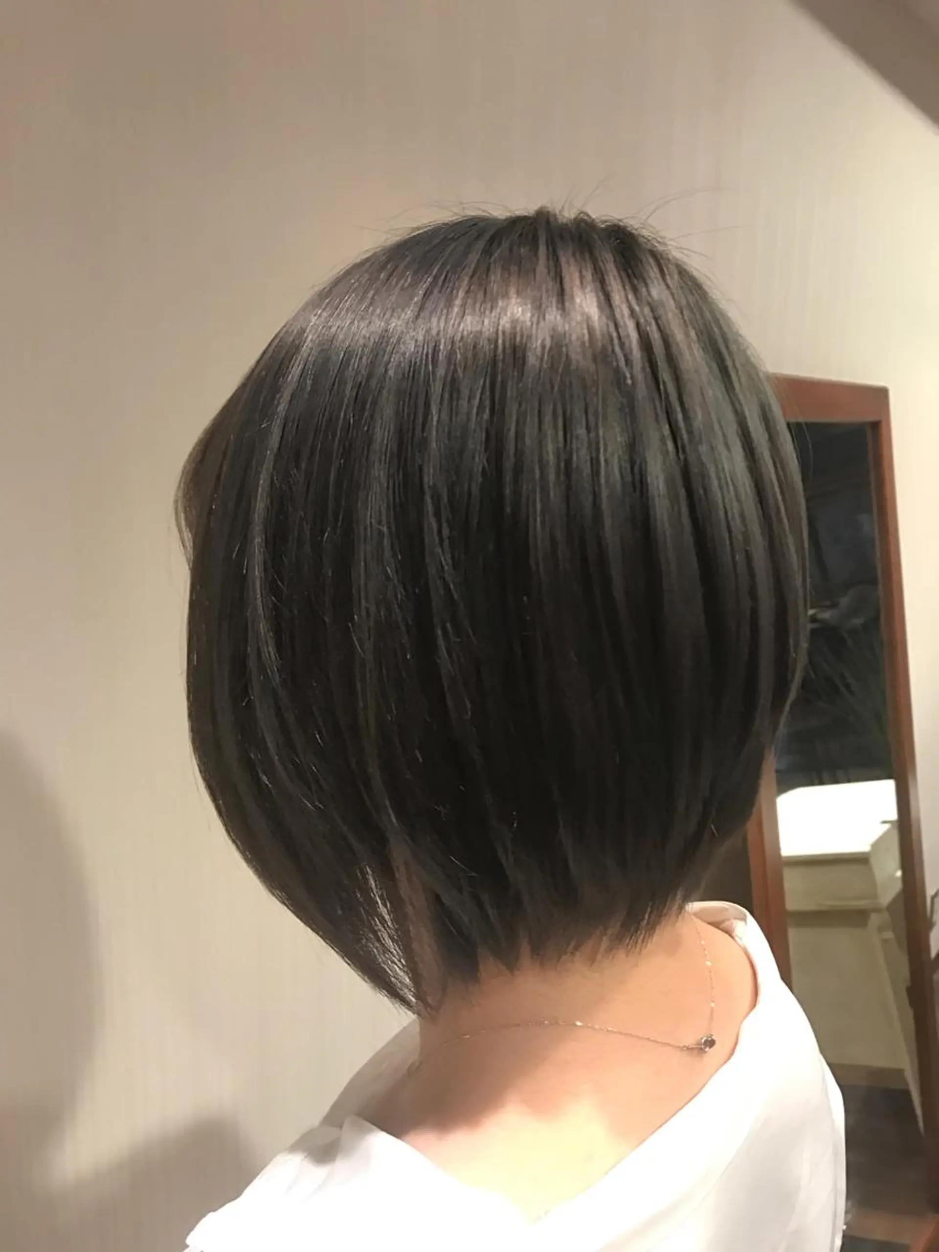 ショート カラー ひろせ かなのヘアスタイル