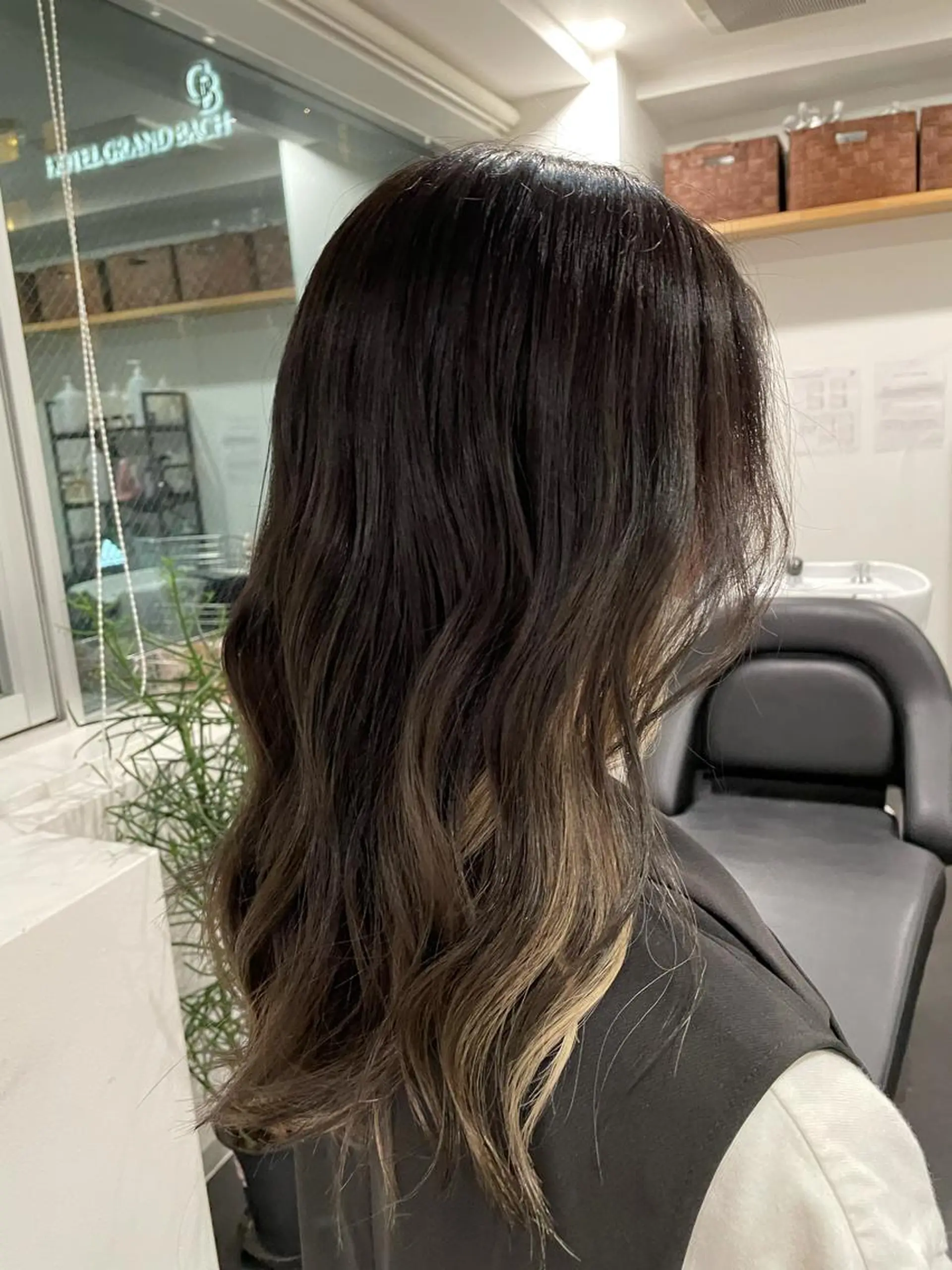 ロング カラー miyu/ハイトーン /ブリーチのヘアスタイル