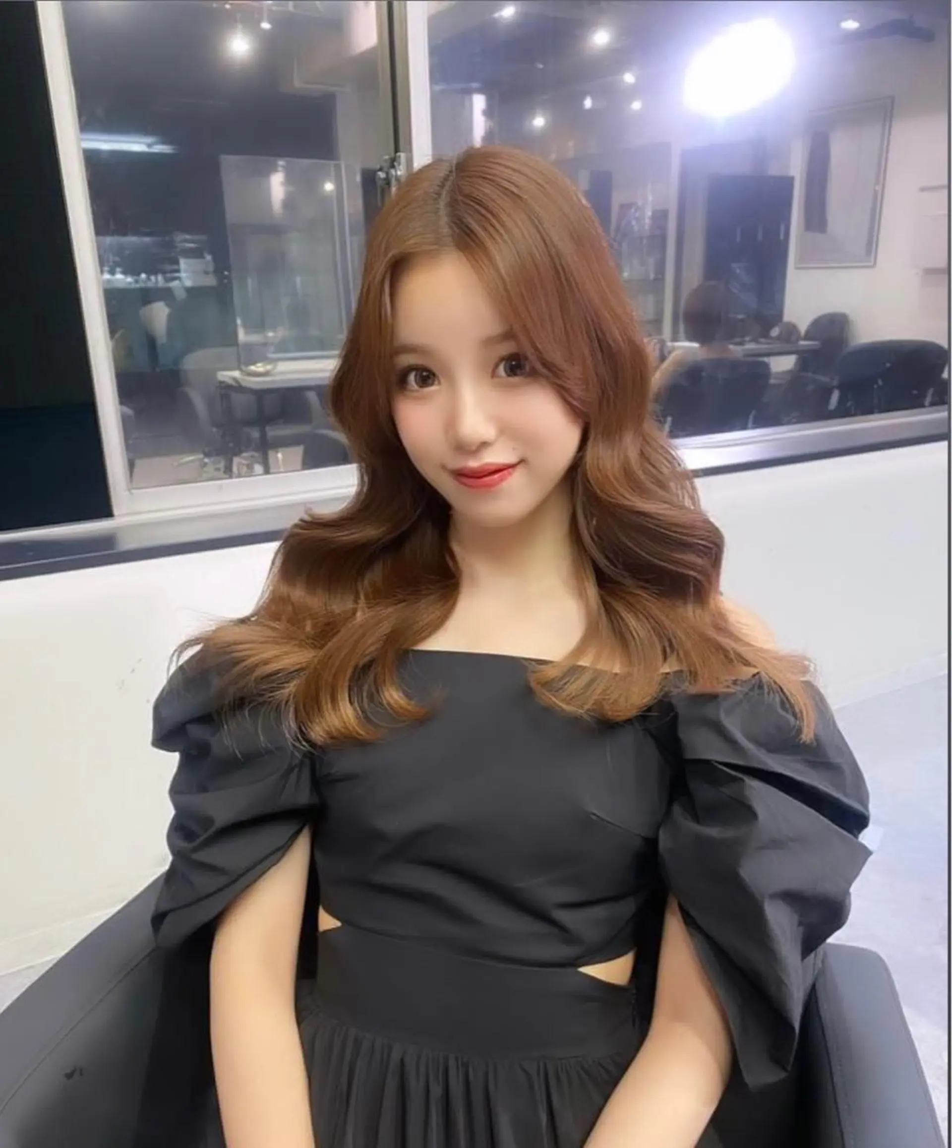 ロング カラー ブリーチ ブリーチなしカラー 韓国風ヘア ヘアカラー トリートメント ヘアセット 名古屋栄♡PELE 上品な透明感ベージュのヘアスタイル