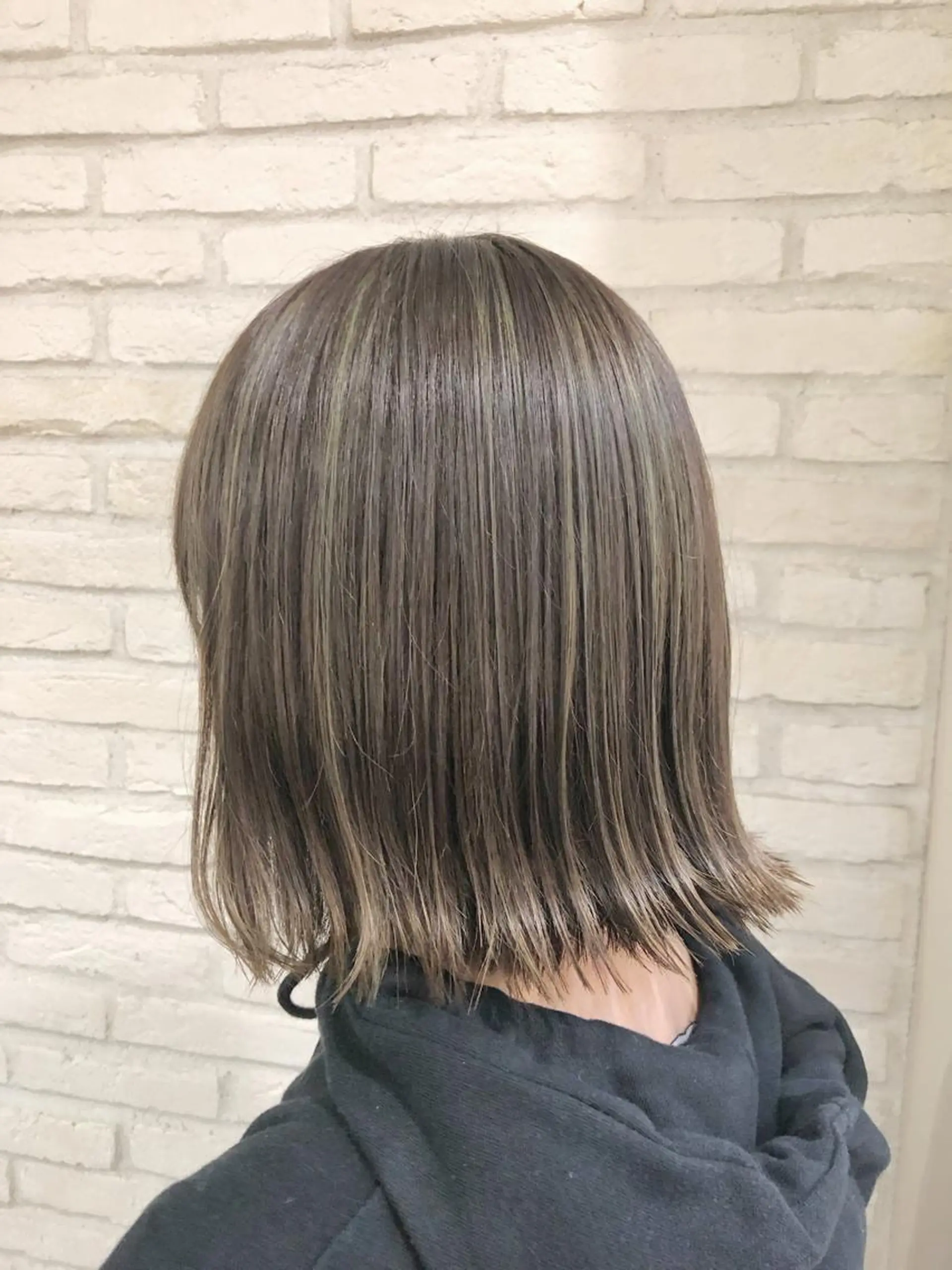 ショート カラー グレージュ ハイライトカラー カーキグレージュ ハイライト oggi +KENJE所属・大平 美沙のヘアスタイル