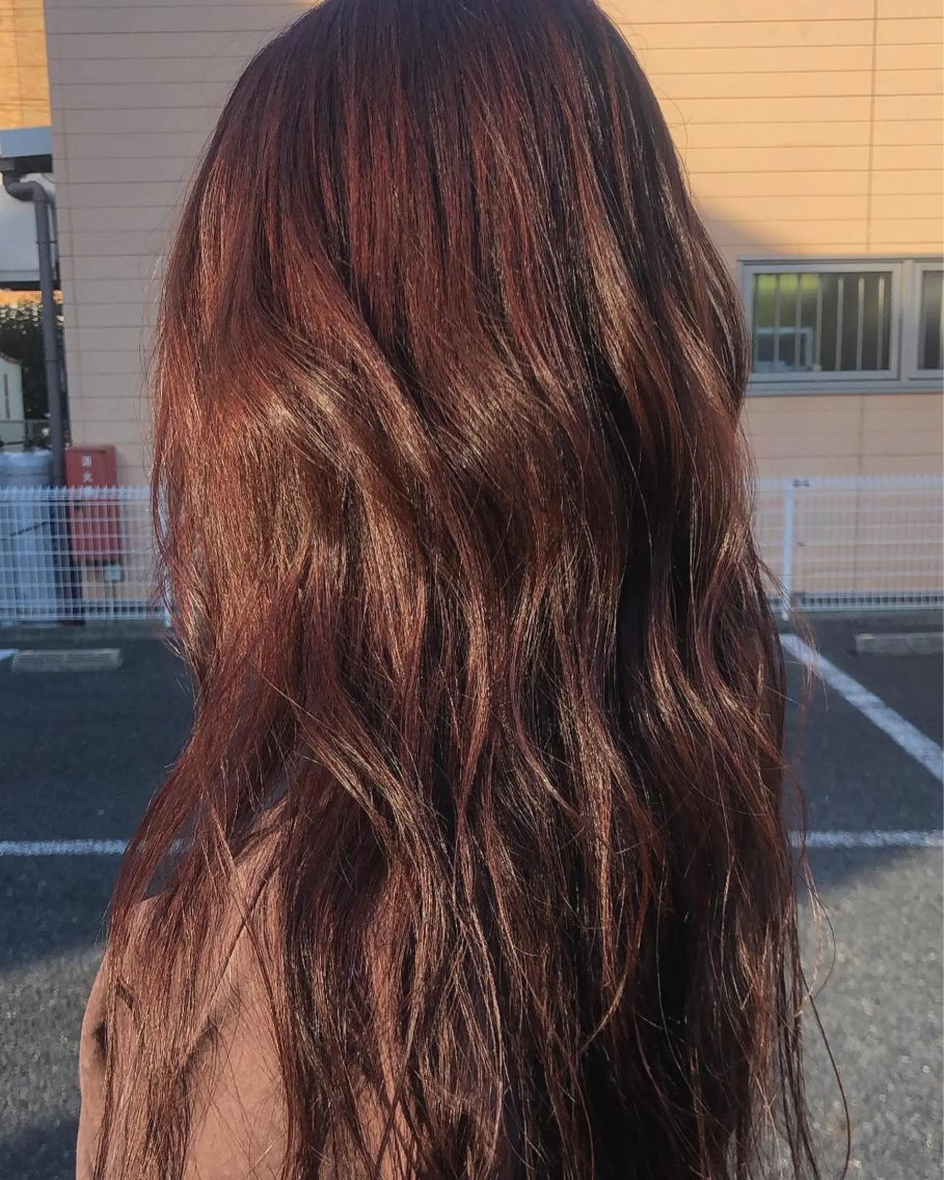 ロング カラー ブラウンカラー ピンクカラー ピンクブラウン ヘアカラー トリートメント 川元 汐音のヘアスタイル