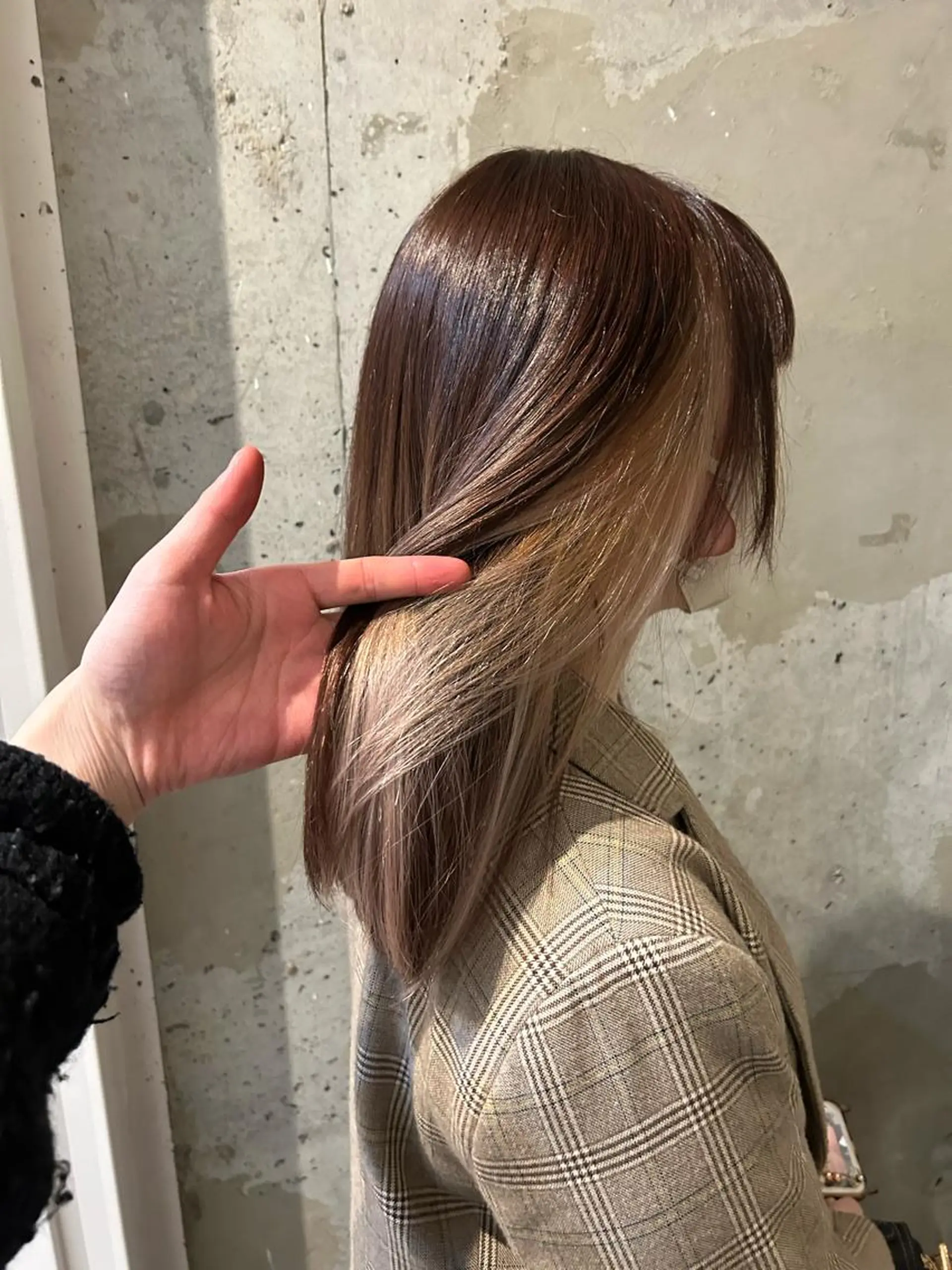 セミロング カラー ベージュカラー ブリーチ ブラウンカラー ホワイトベージュ 凌矢/カラーモデル /カットモデルのヘアスタイル