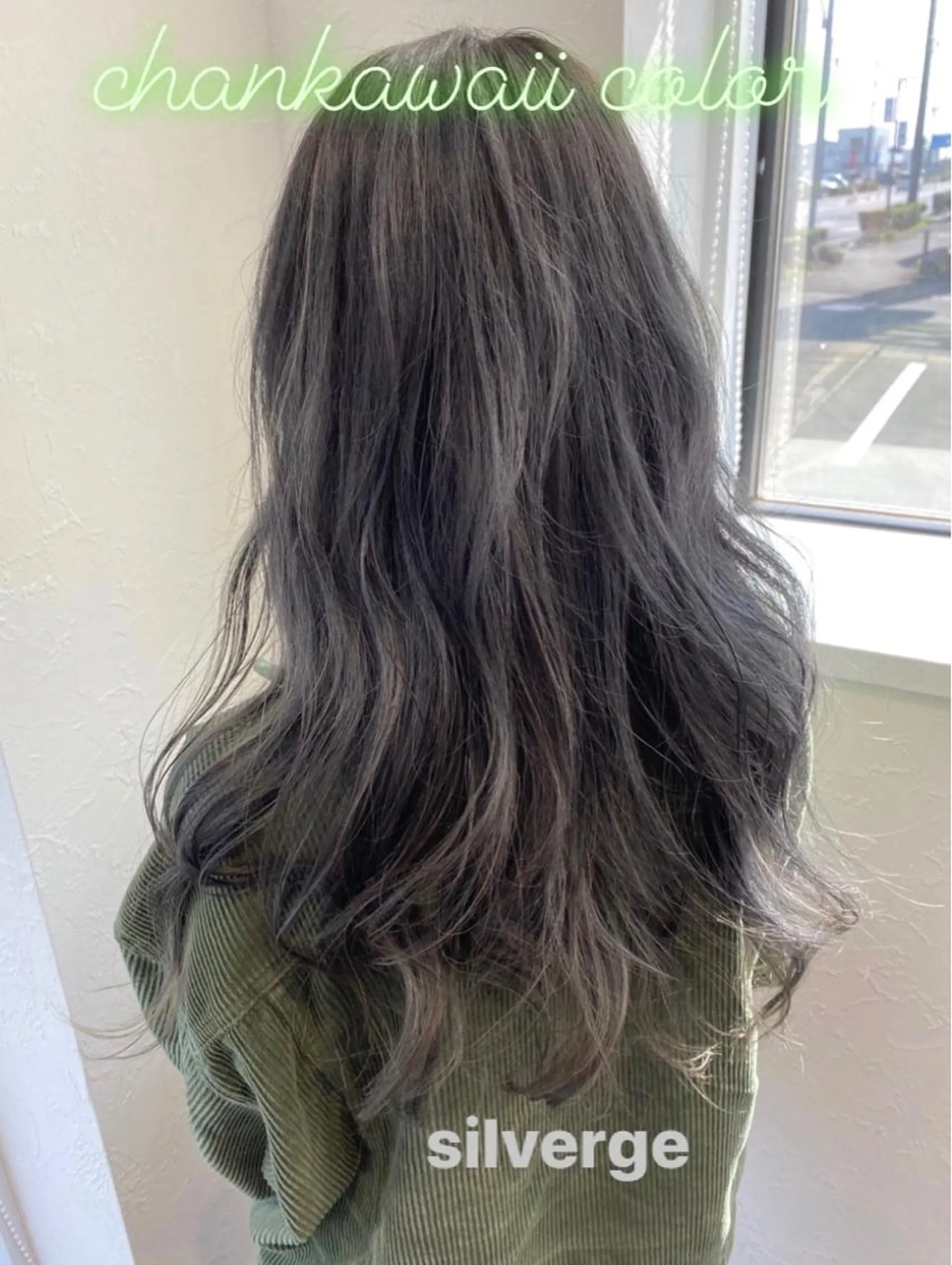 セミロング カラー シルバー シェアサロンR所属・川合 勇気のヘアスタイル