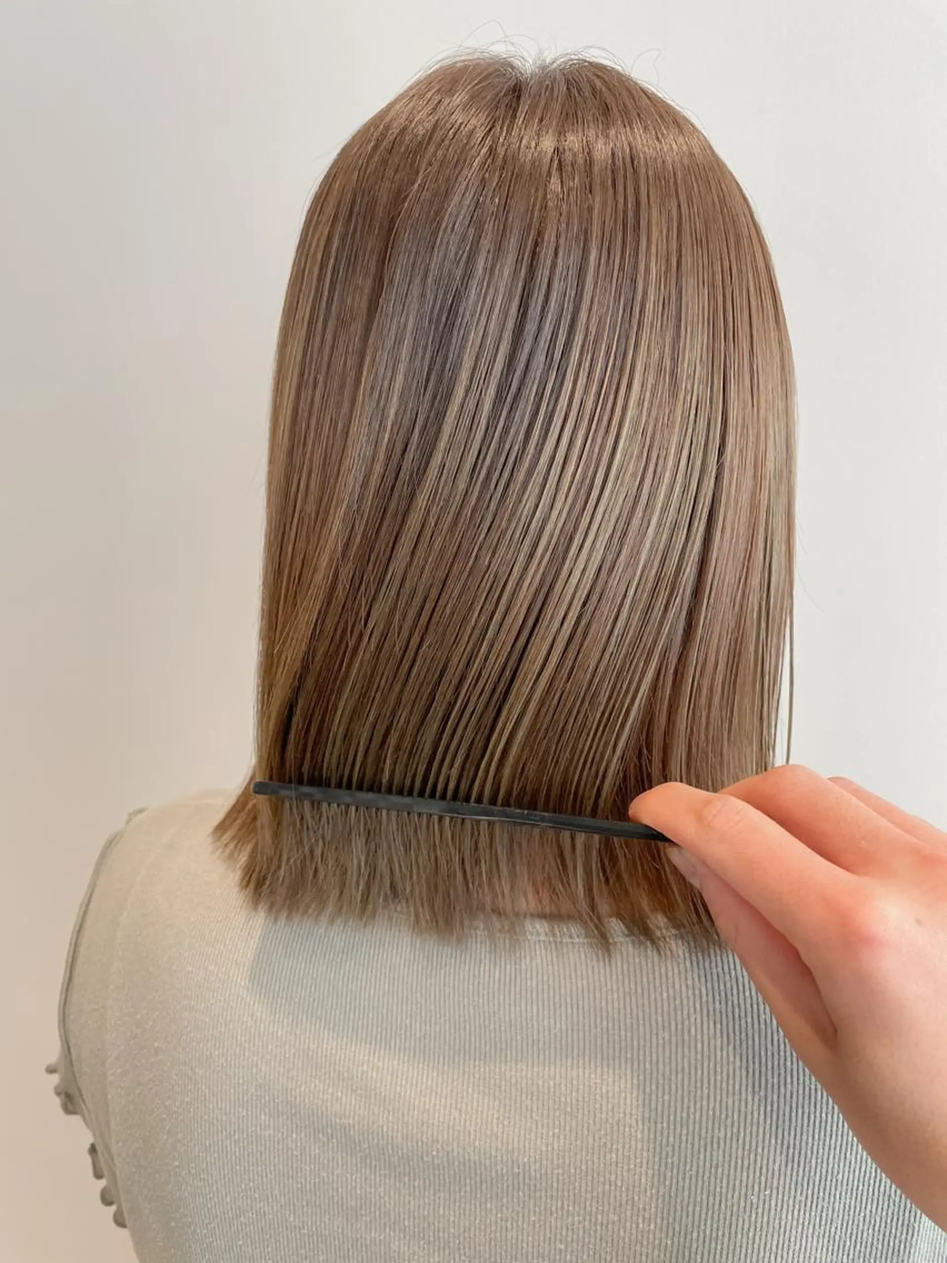 ミディアム カラー ブリーチ 透明感カラー ハイライトカラー ハイライト ヘアカラー トリートメント ROUTE KOUTAのヘアスタイル