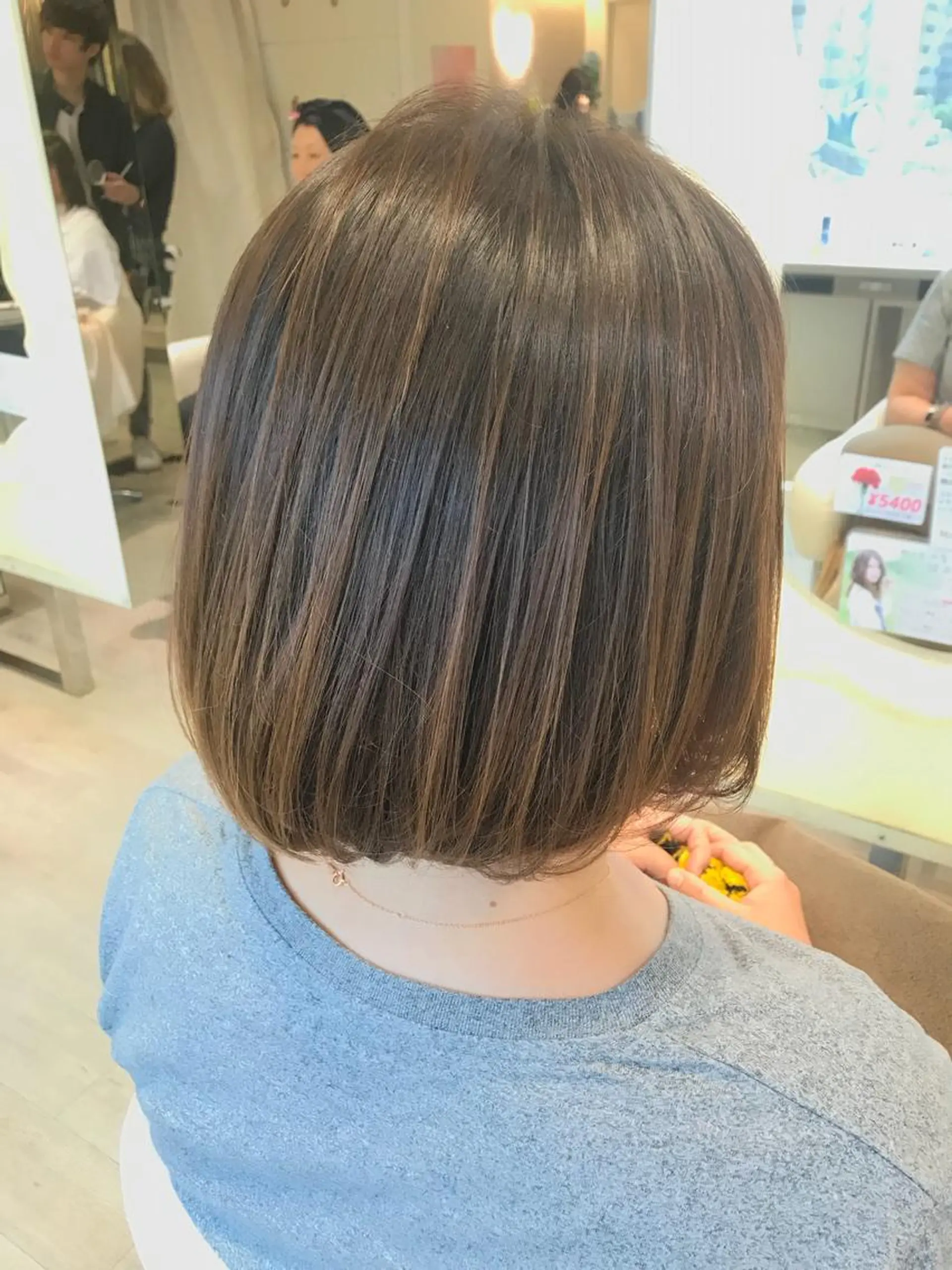 ショート カラー アッシュ ベージュカラー イルミナカラー ヘアカラー トリートメント chiyo yasuのヘアスタイル