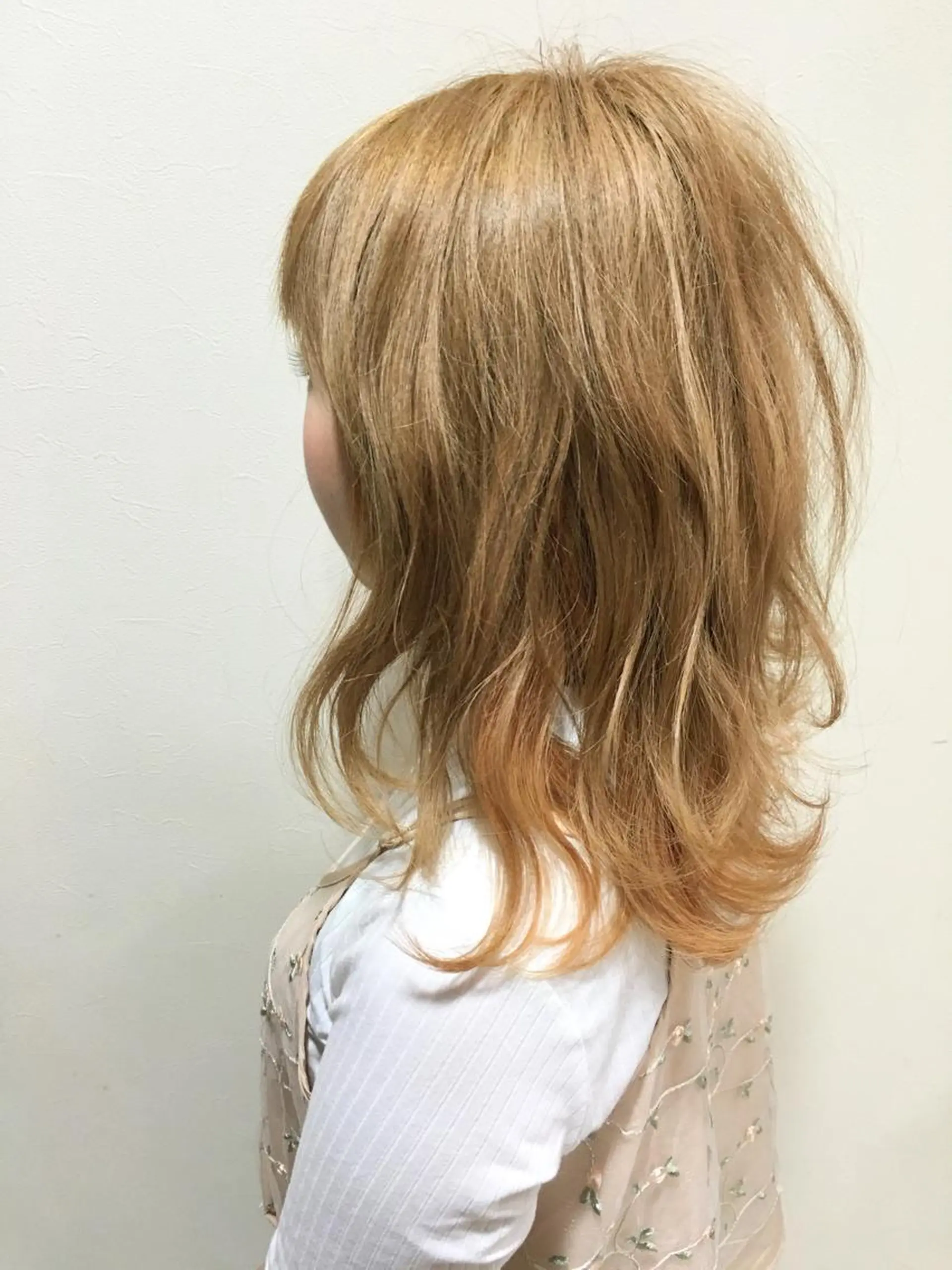 ミディアム カラー ベージュカラー ブリーチ インナーカラー オレンジ ディレクター ノナカのヘアスタイル