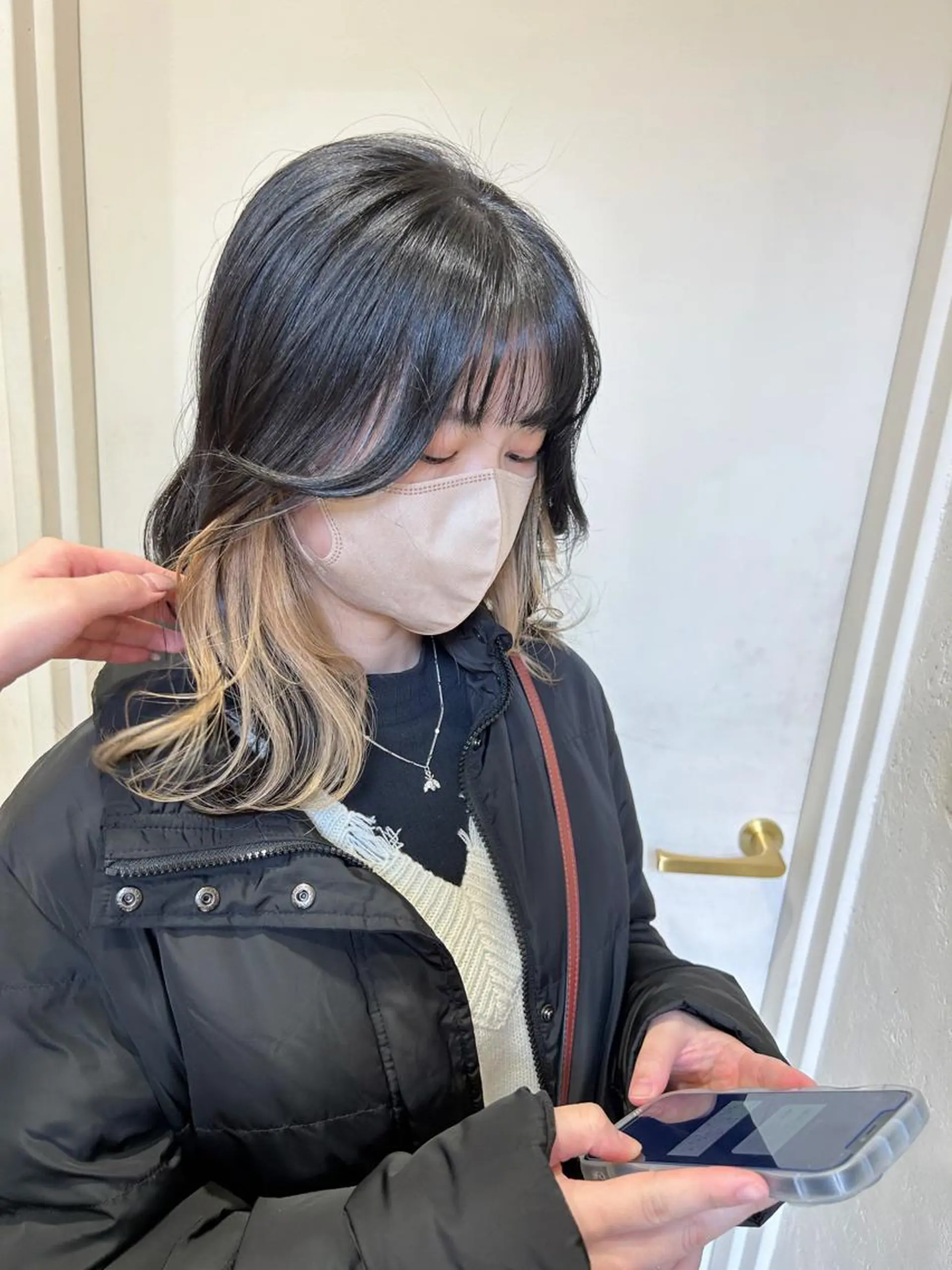 ミディアム NANAMI/透け感 /グレージュのヘアスタイル