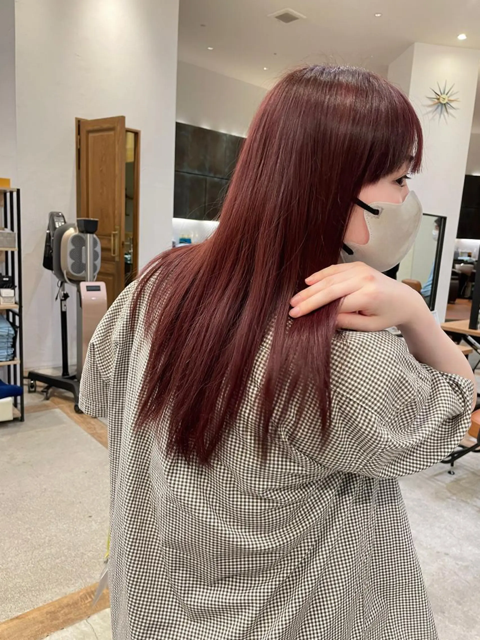 セミロング カラー Henrietta  自由が丘所属・ベージュ/ブリーチ無 し/透明感/石井佑季のヘアスタイル