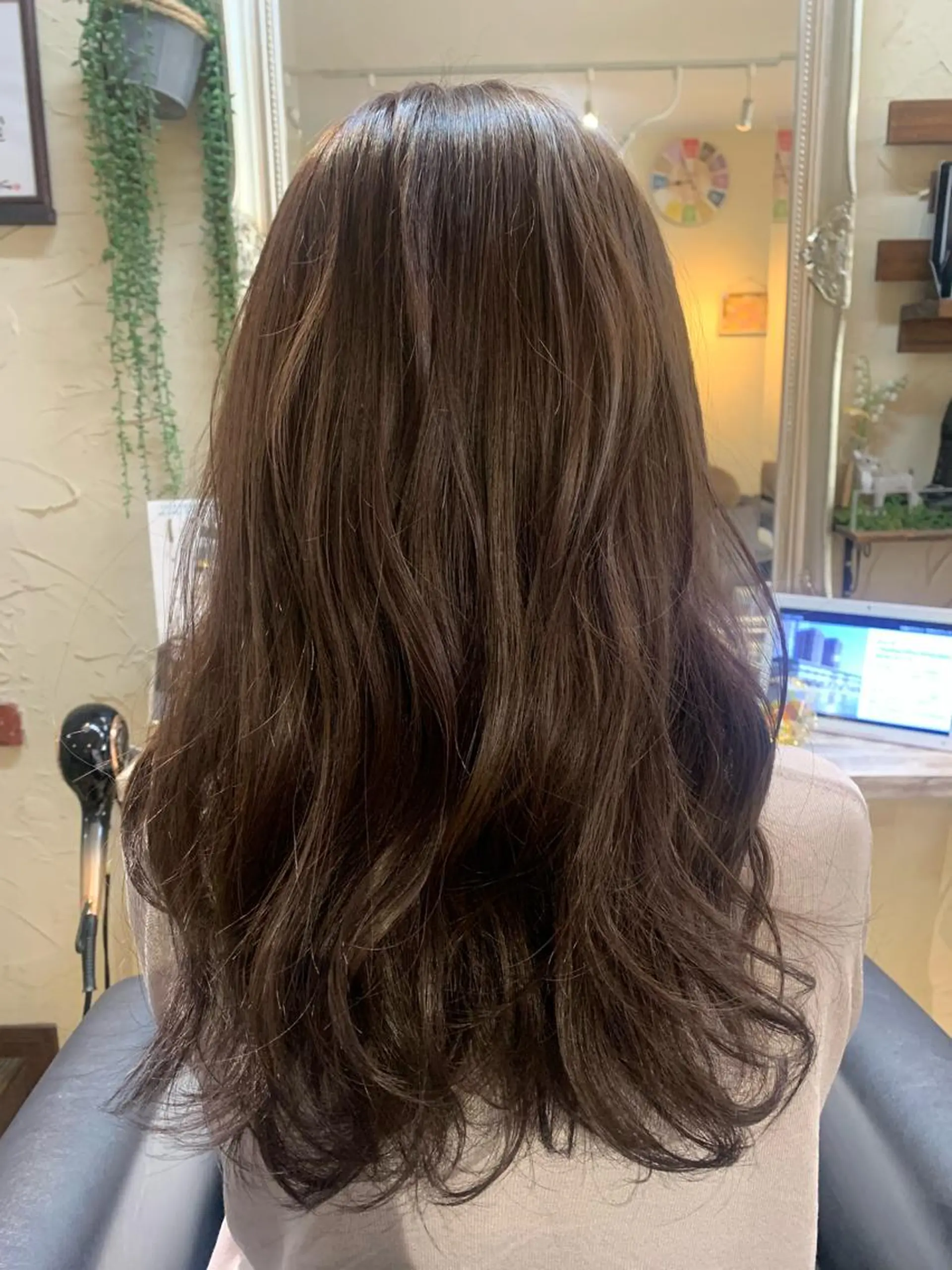 ロング カラー ヘアカラー トリートメント 林 友美のヘアスタイル