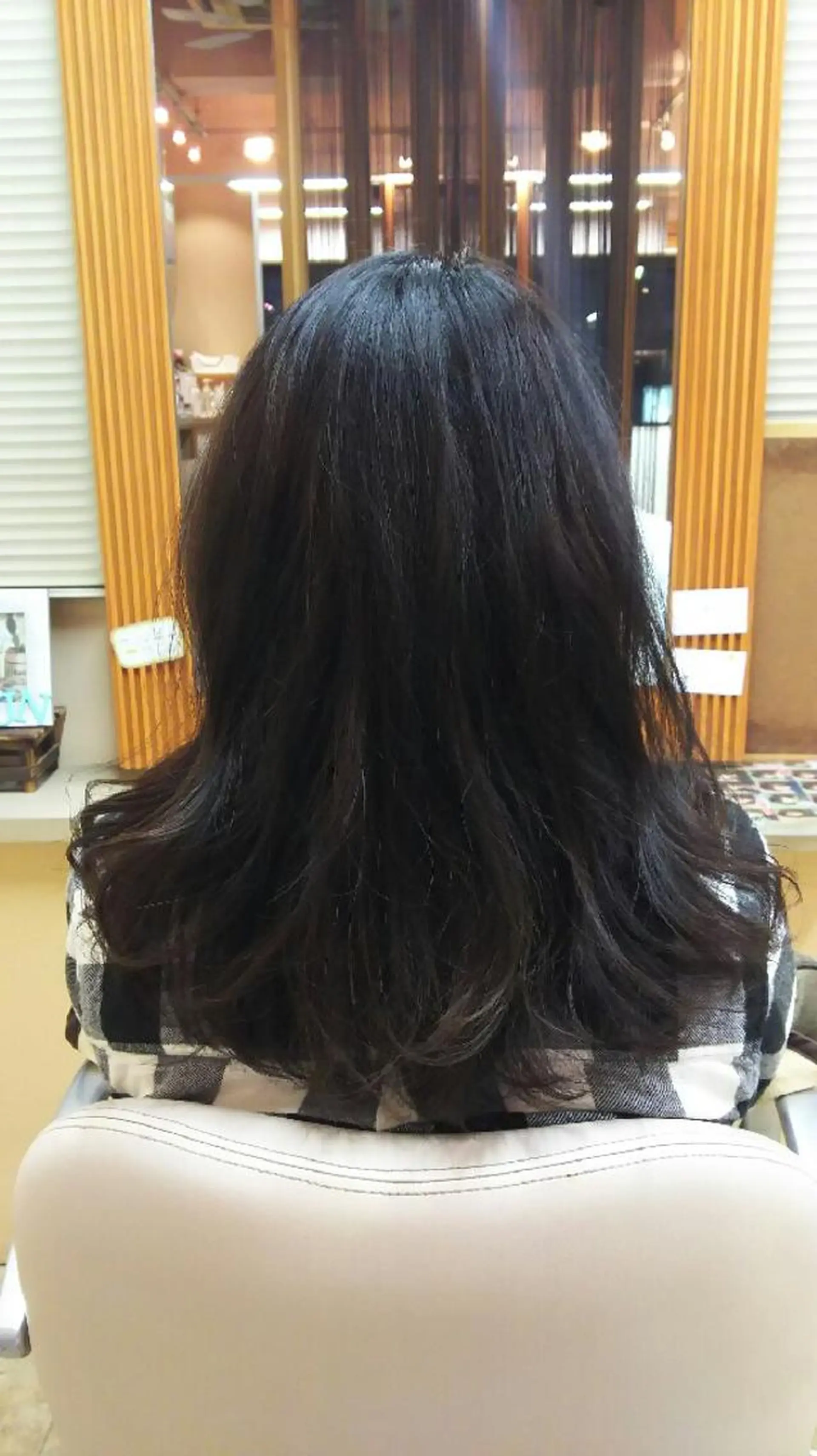 セミロング カラー アッシュ レイヤーカット 脇田 雄大のヘアスタイル