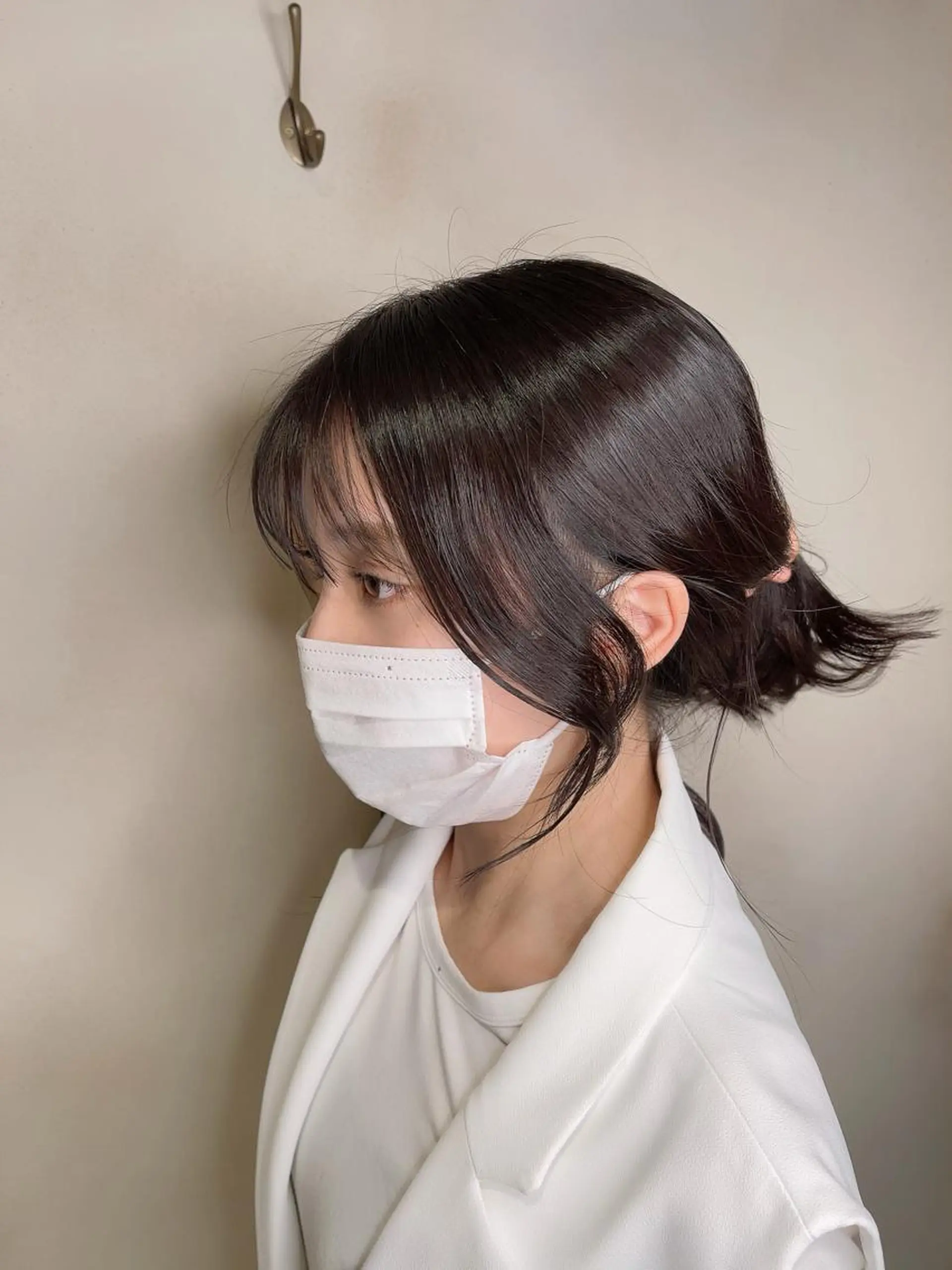 ミディアム カラー くびれヘア 韓国風ヘア サイドバング 小顔カット 泉 堅也のヘアスタイル