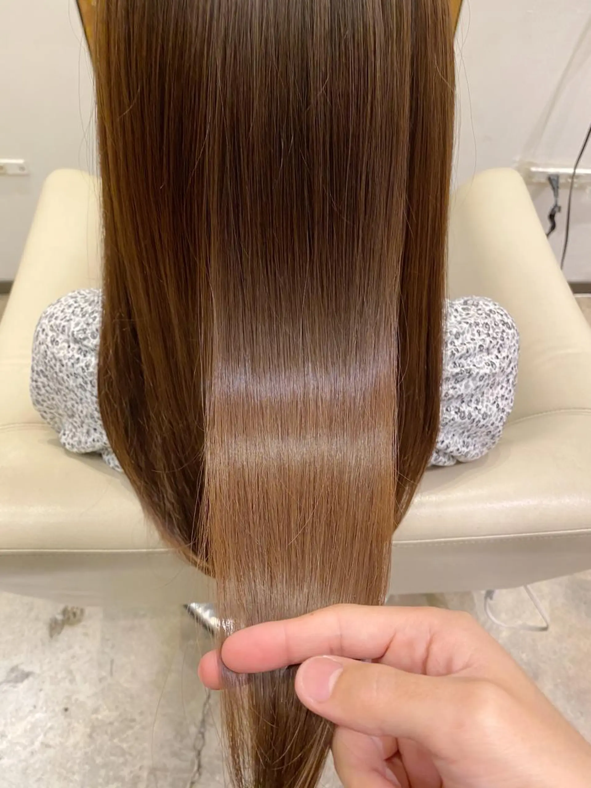 セミロング 縮毛矯正 入江 允のヘアスタイル