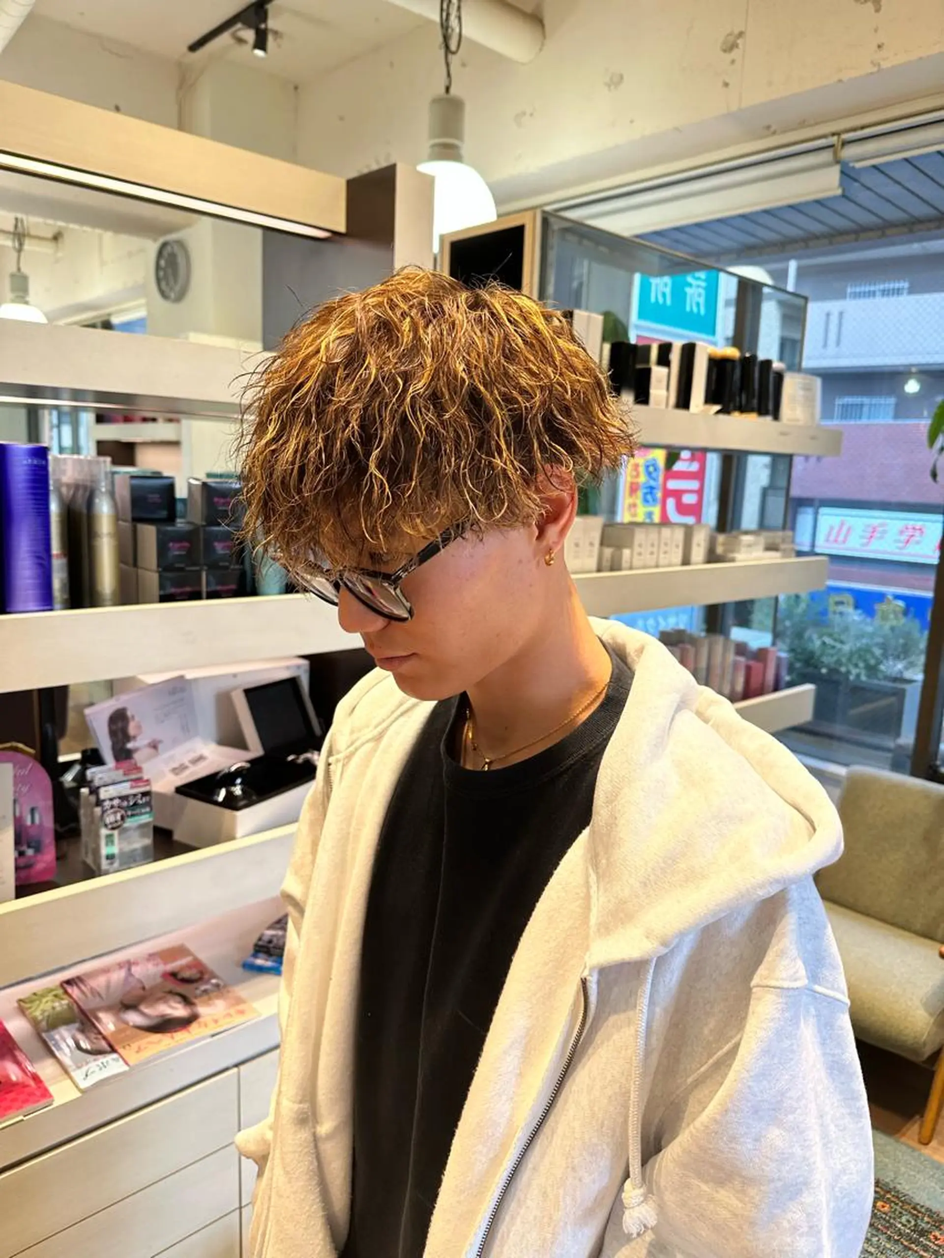 カラー パーマ メンズ メンズハイライト ハイライトカラー カット ヘアカラー パーマ ハマベ イクト FLORENのヘアスタイル
