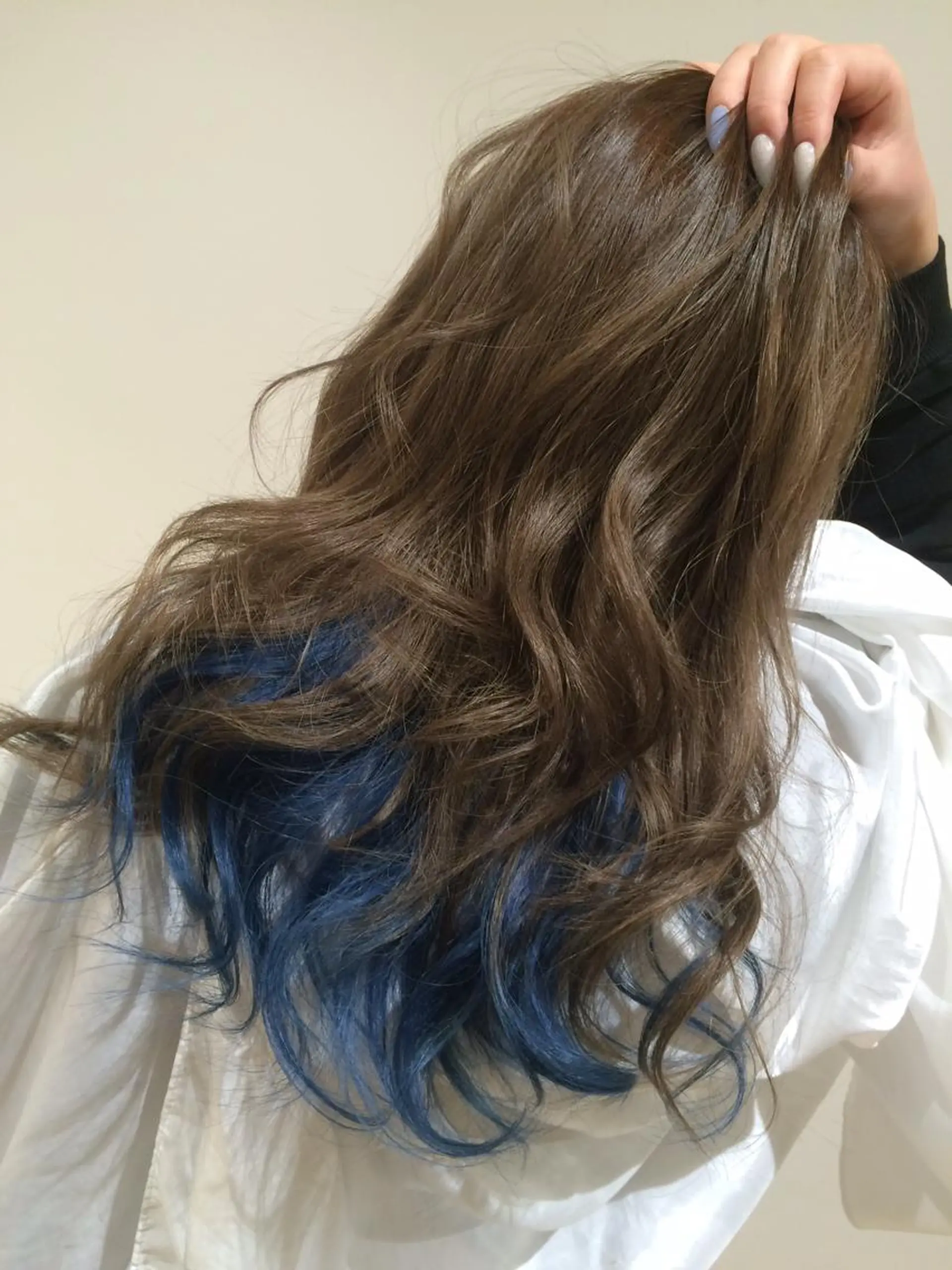 セミロング カラー アッシュ アッシュグレー アッシュグレージュ ブルーカラー グレージュ 佐々木 好乃のヘアスタイル