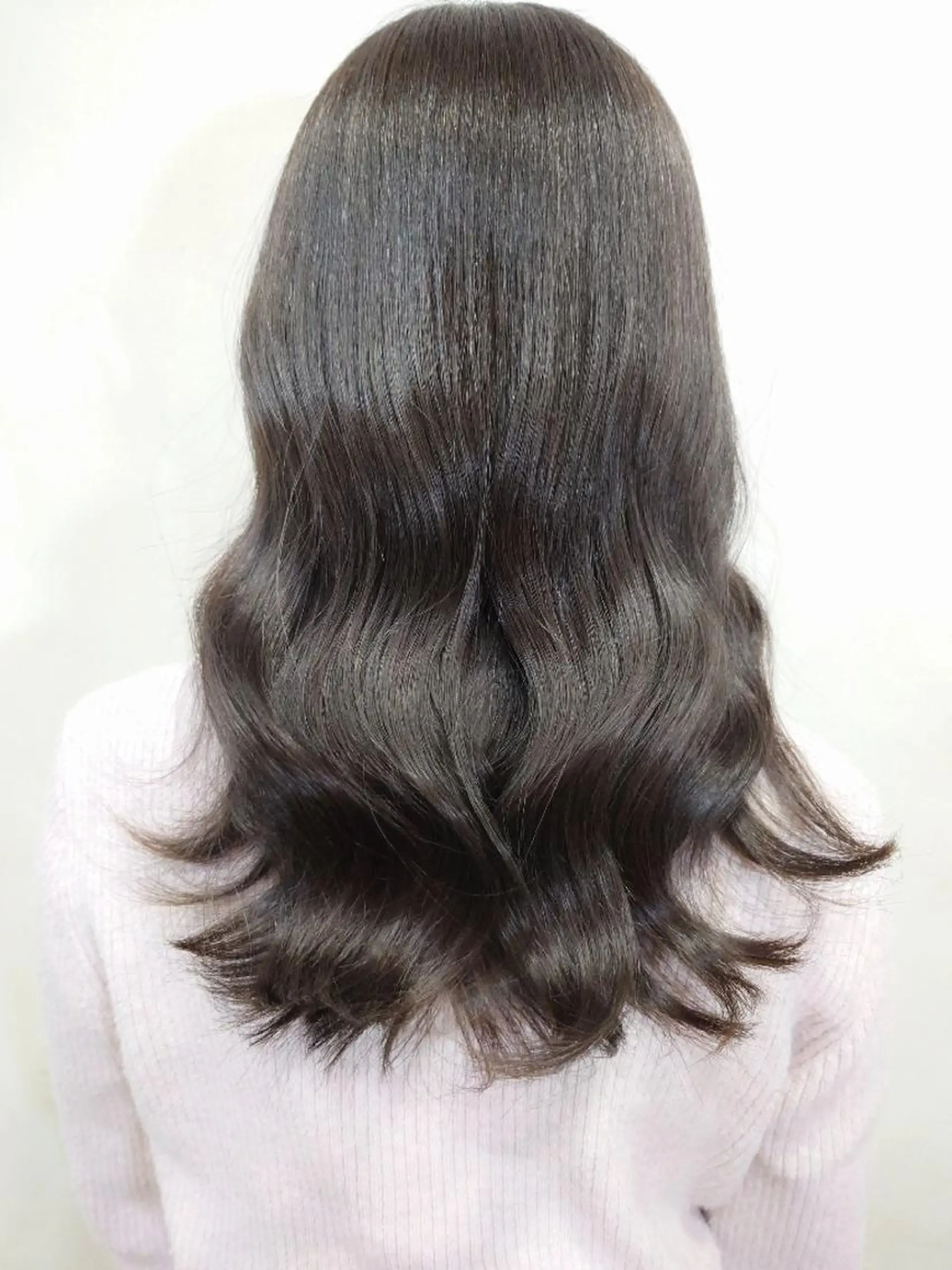 セミロング ブリーチ／ 髪質改善／ＲＹＯのヘアスタイル