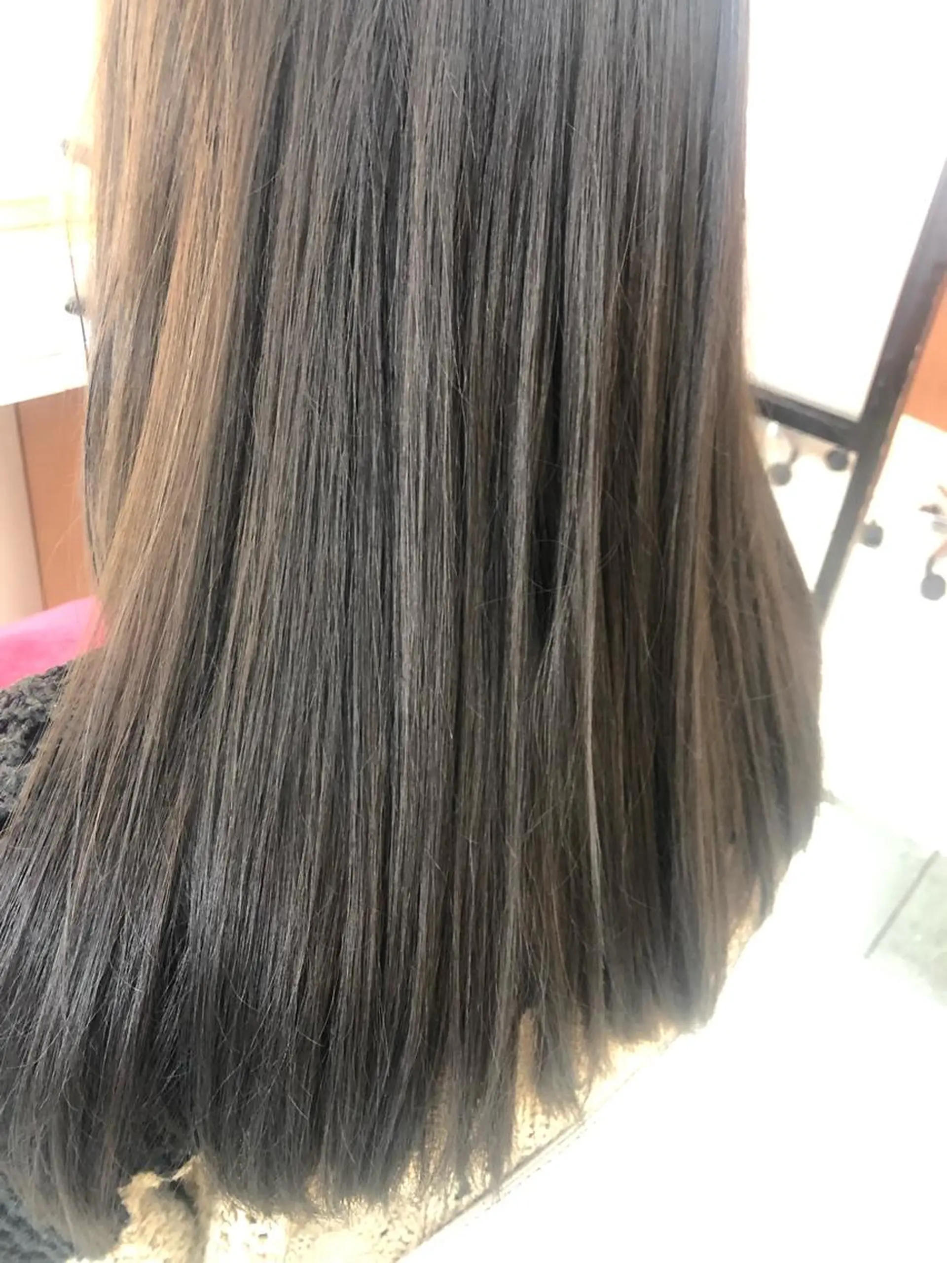 ロング カラー グレージュ ナカタケ ユウのヘアスタイル