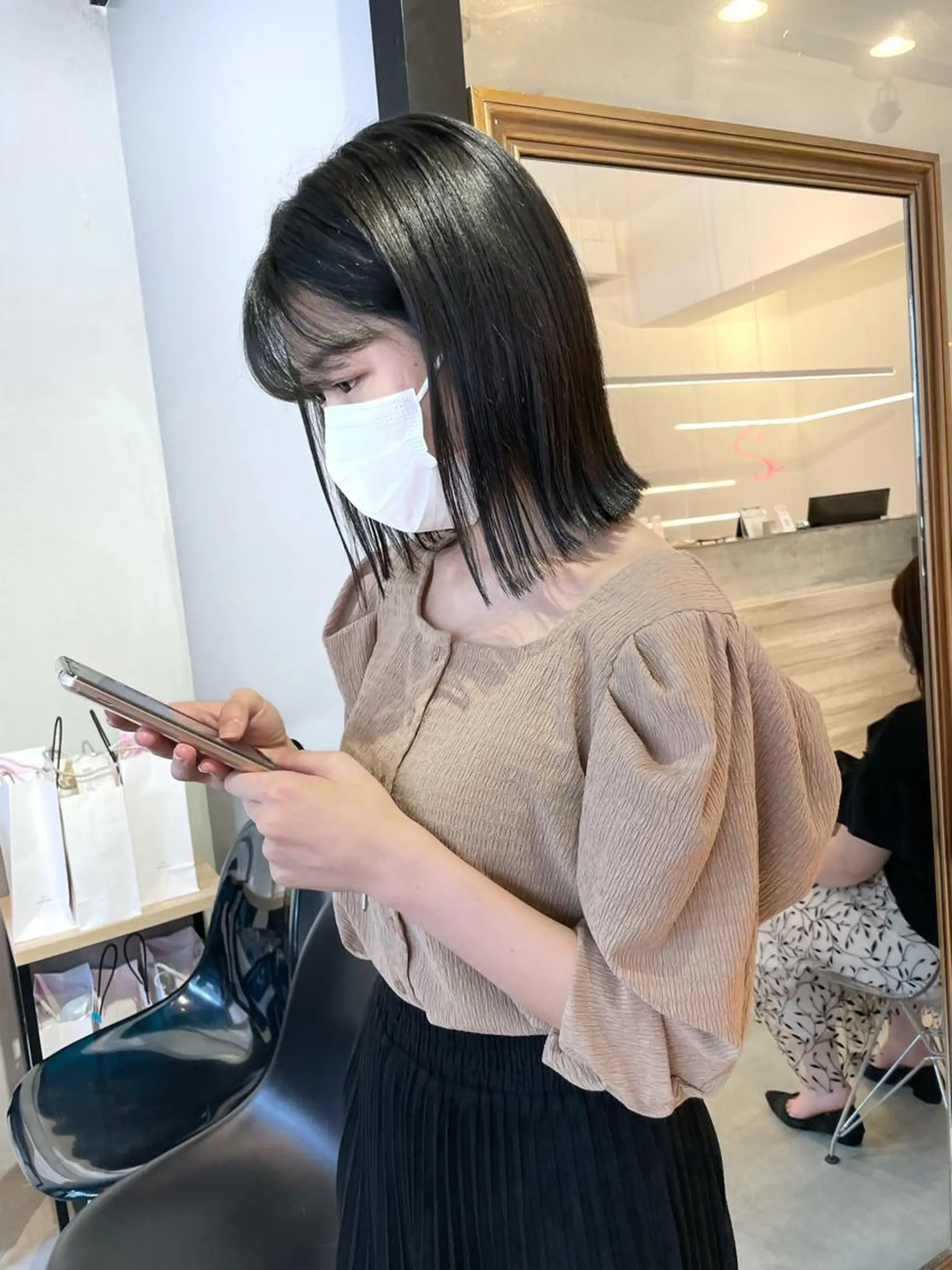 ショート カラー カット ヘアカラー ぱつっとボブ 古家 佑真のヘアスタイル