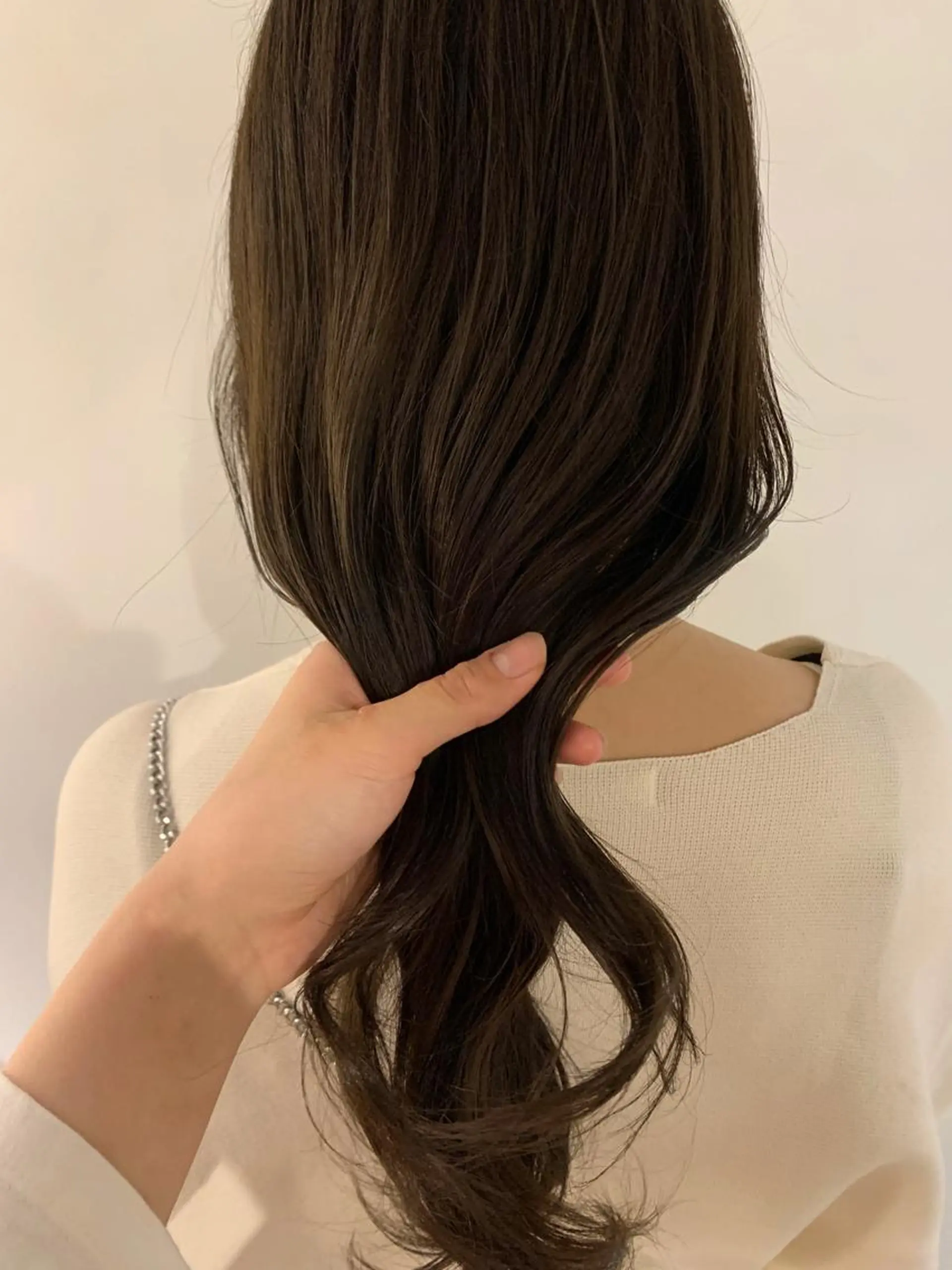 ロング カラー ヘアカラー トリートメント 似合わせカット🫧 吉見衣生のヘアスタイル