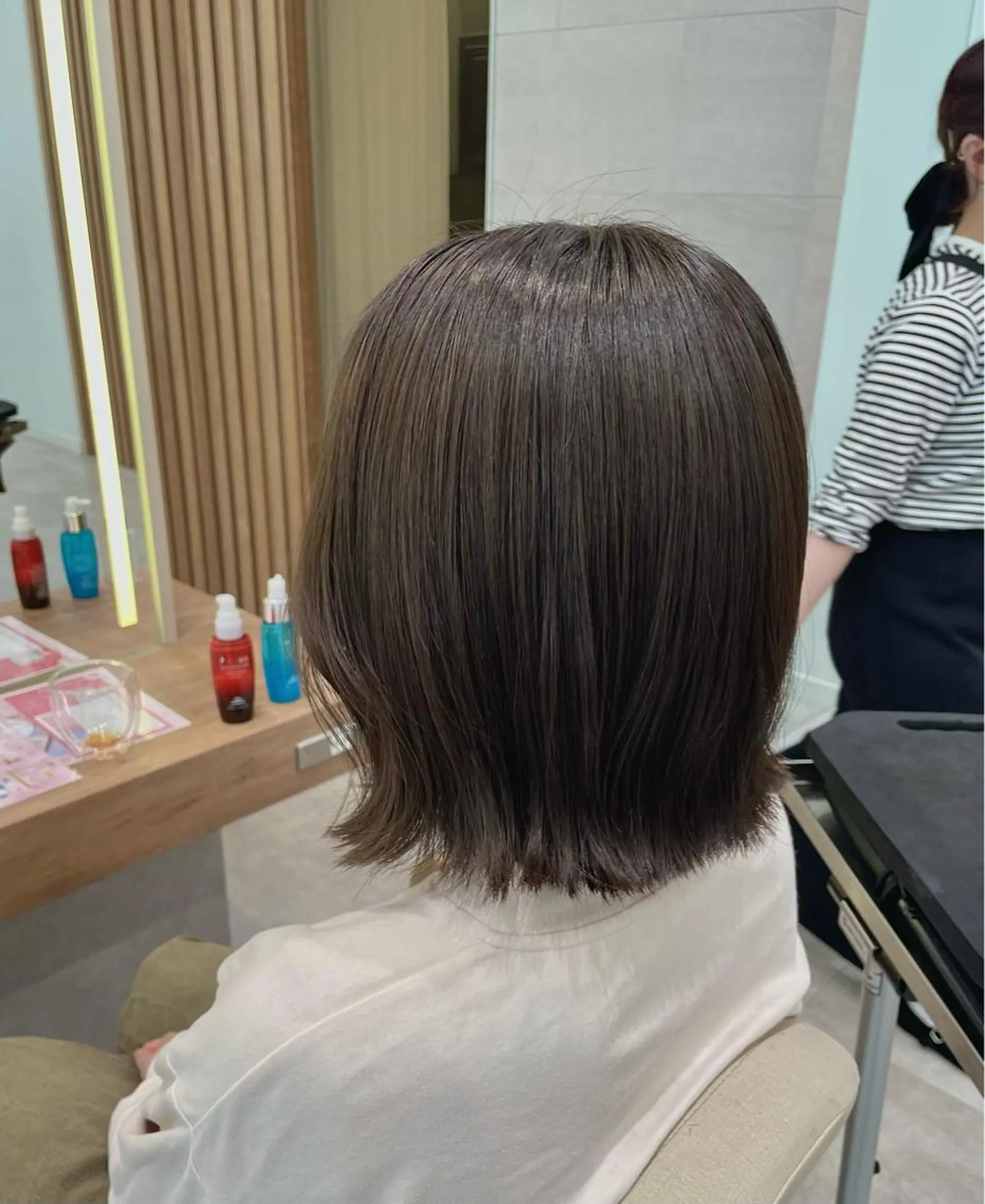 ミディアム カラー 切りっぱなしボブ ボブ カット ヘアカラー トリートメント ヘッドスパ 津田和希 /透明感カラーのヘアスタイル
