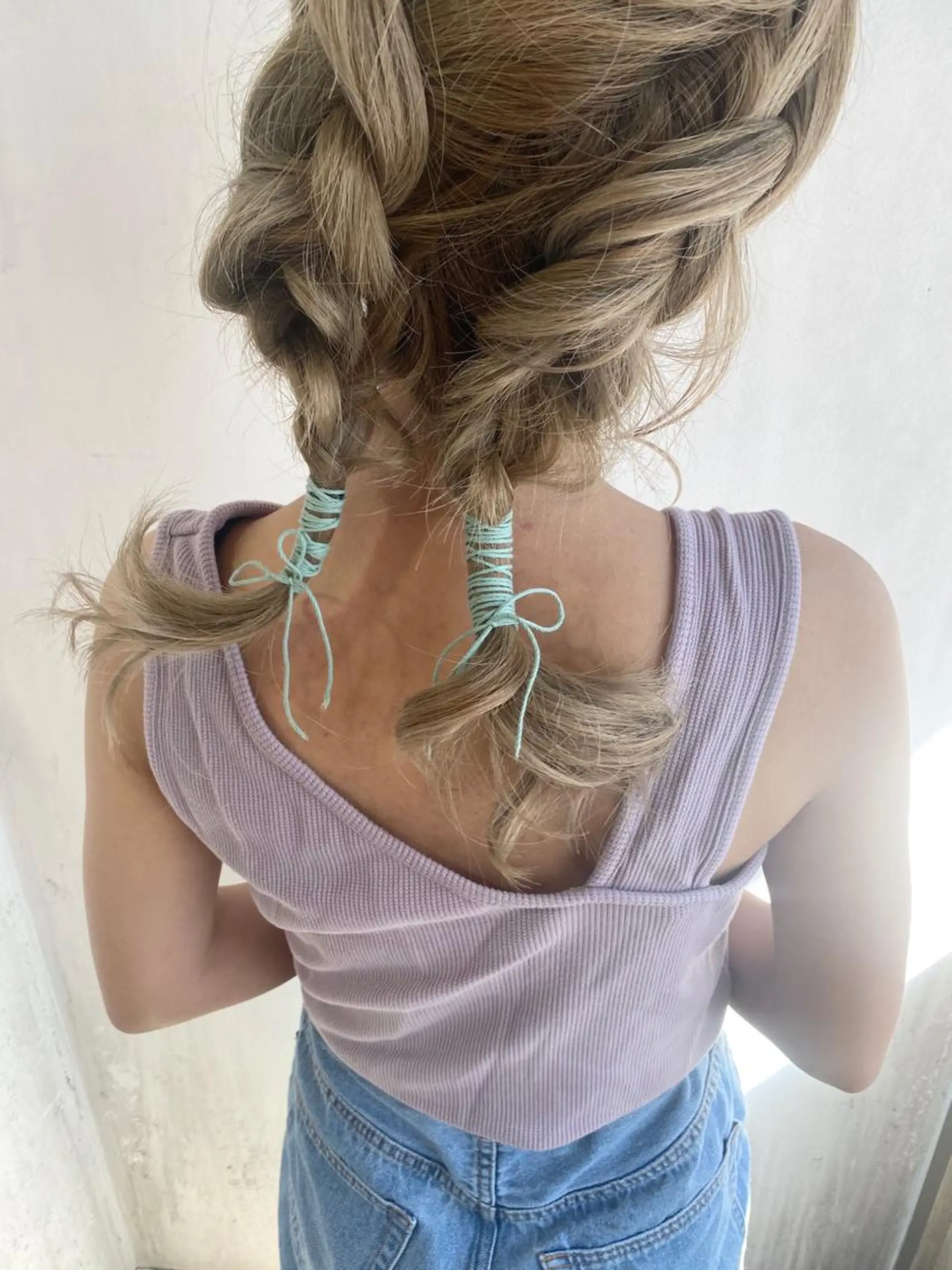 セミロング ハイトーンカラー🍑 心斎橋のヘアスタイル