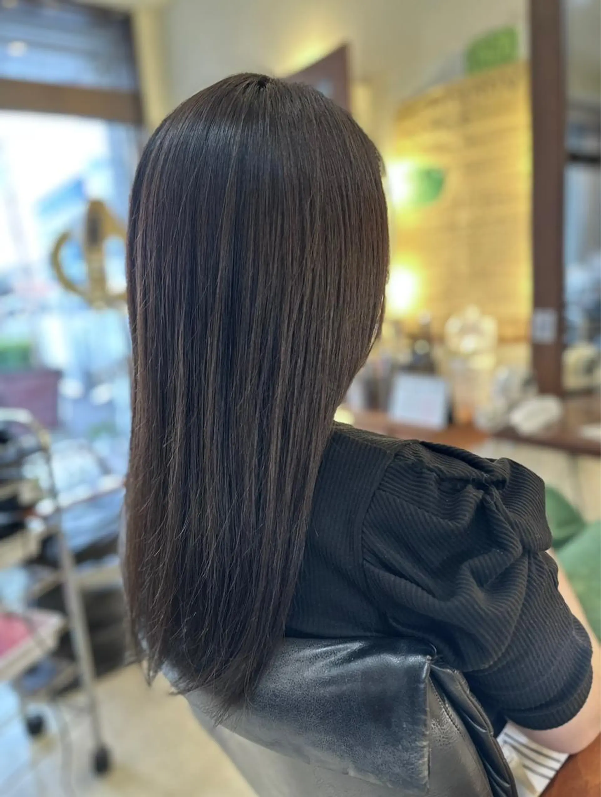 ロング カラー オリーブカラー 鈴木希優 /ハイトーンカラーのヘアスタイル