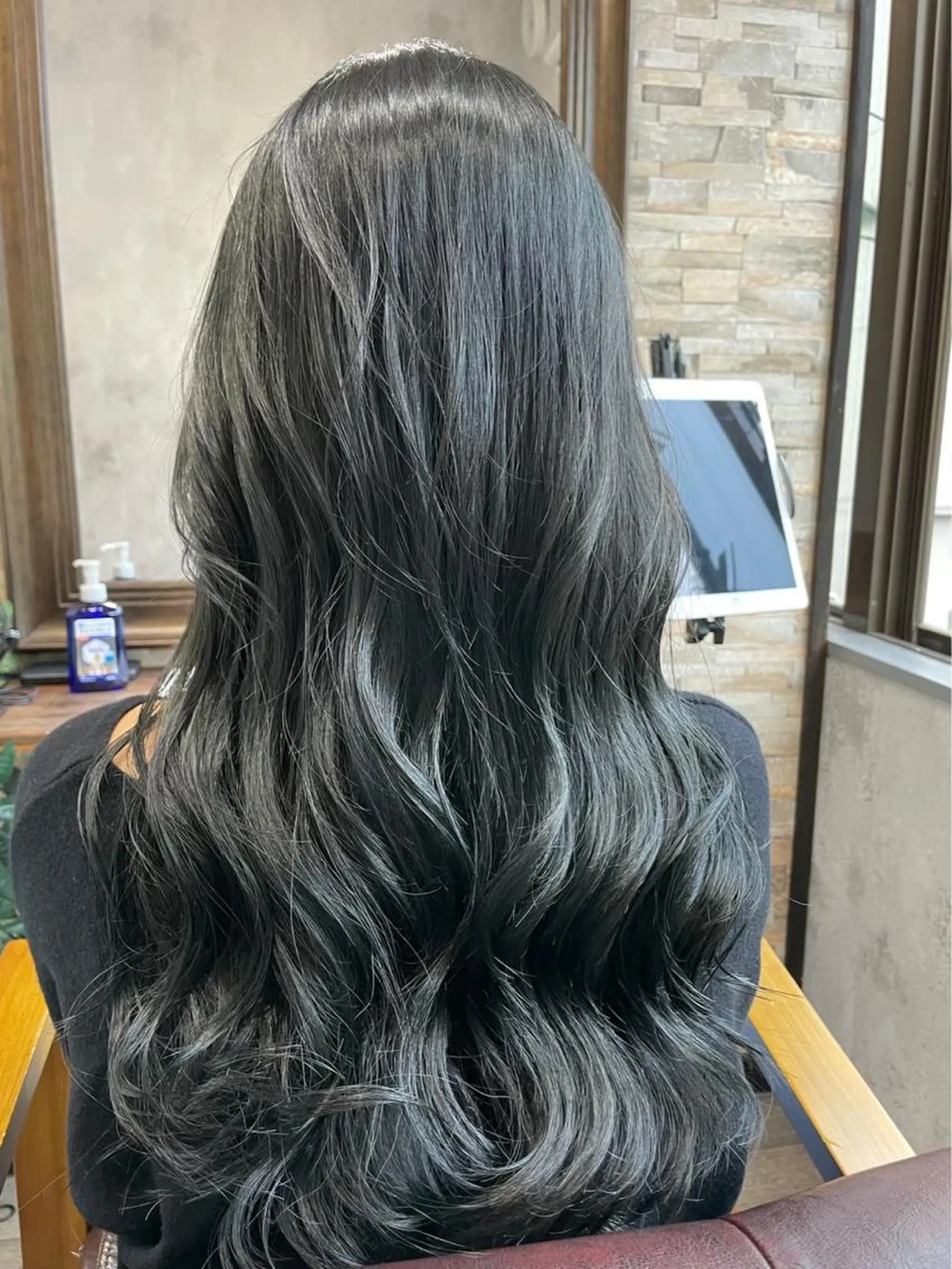 ロング カット ヘアカラー 川村 昌広のヘアスタイル