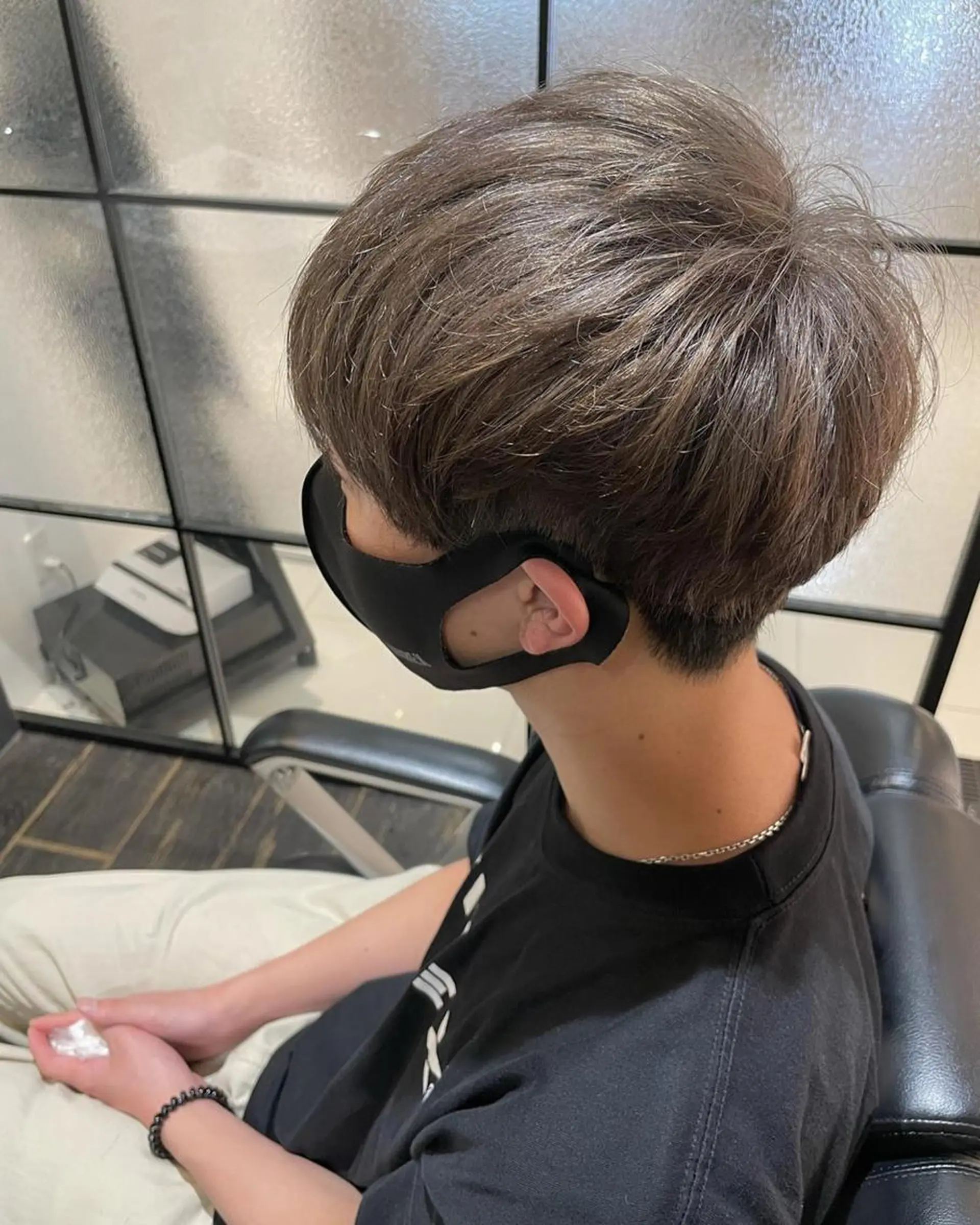 ミディアム カラー パーマ ヘアアレンジ メンズ キッズ ネイル マツエク・マツパ メンズブリーチ ブリーチ 透明感カラー シルバー シルバー 🫧垢抜けヘア🫧 SHIORIのヘアスタイル