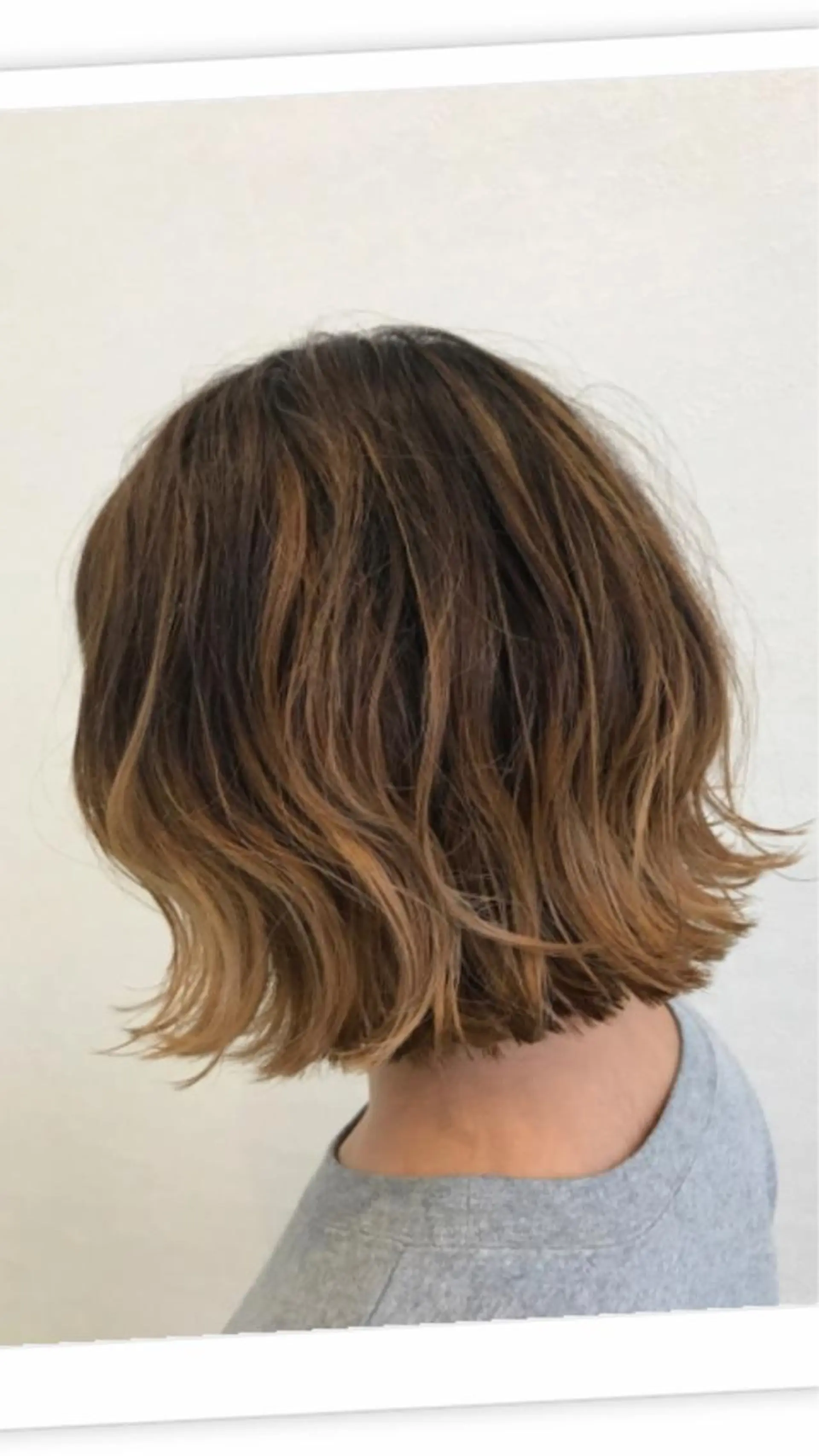 ショート カラー グラデーションカラー ボブ 外ハネヘア カット ヘアカラー 安田 美由紀のヘアスタイル