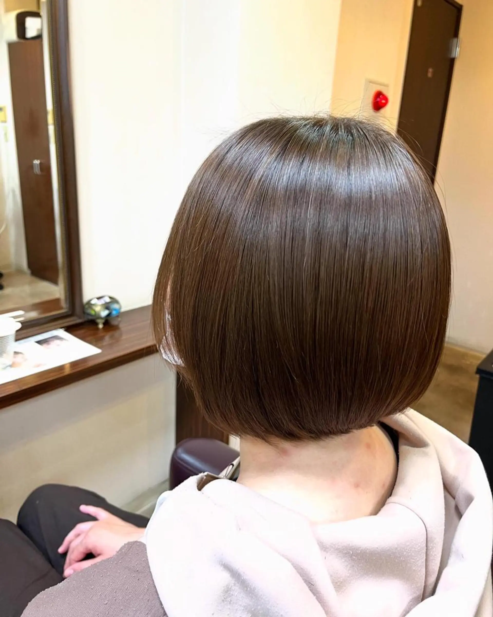 ショート アッシュ ボブ カット ヘアカラー トリートメント 澤崎 希望のヘアスタイル