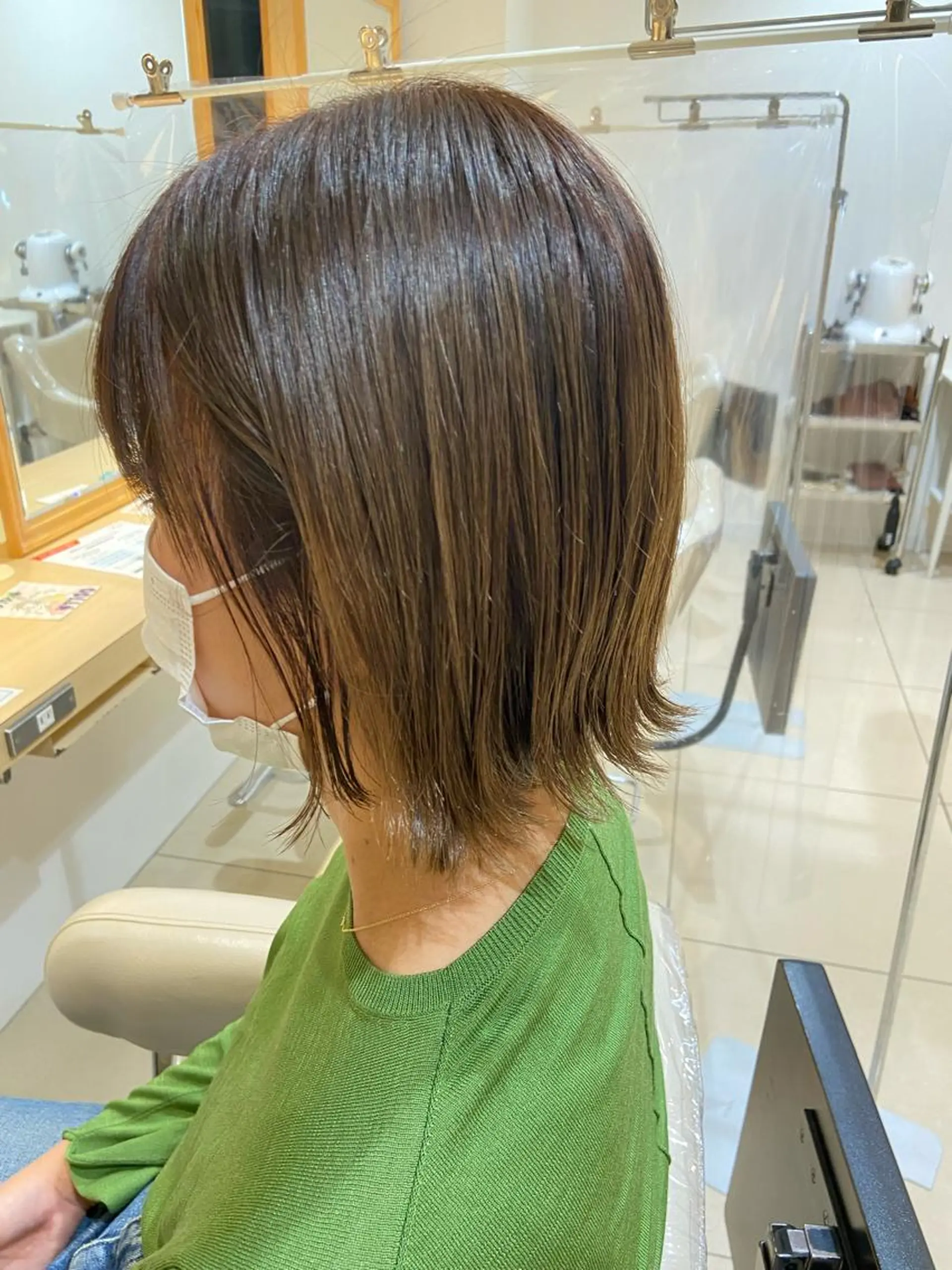 ミディアム カラー 30代からの大人 ショートのヘアスタイル