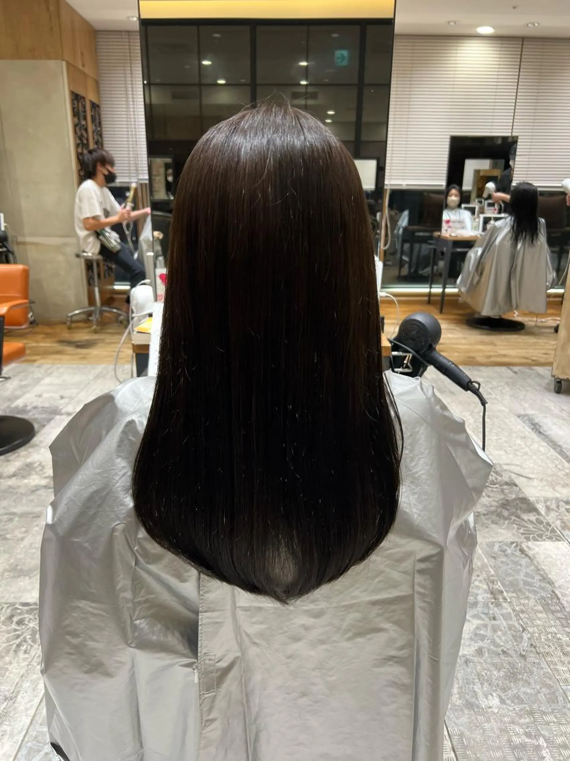 セミロング カラー ヘアカラー トリートメント 透明感🫧 佐藤歩夢のヘアスタイル