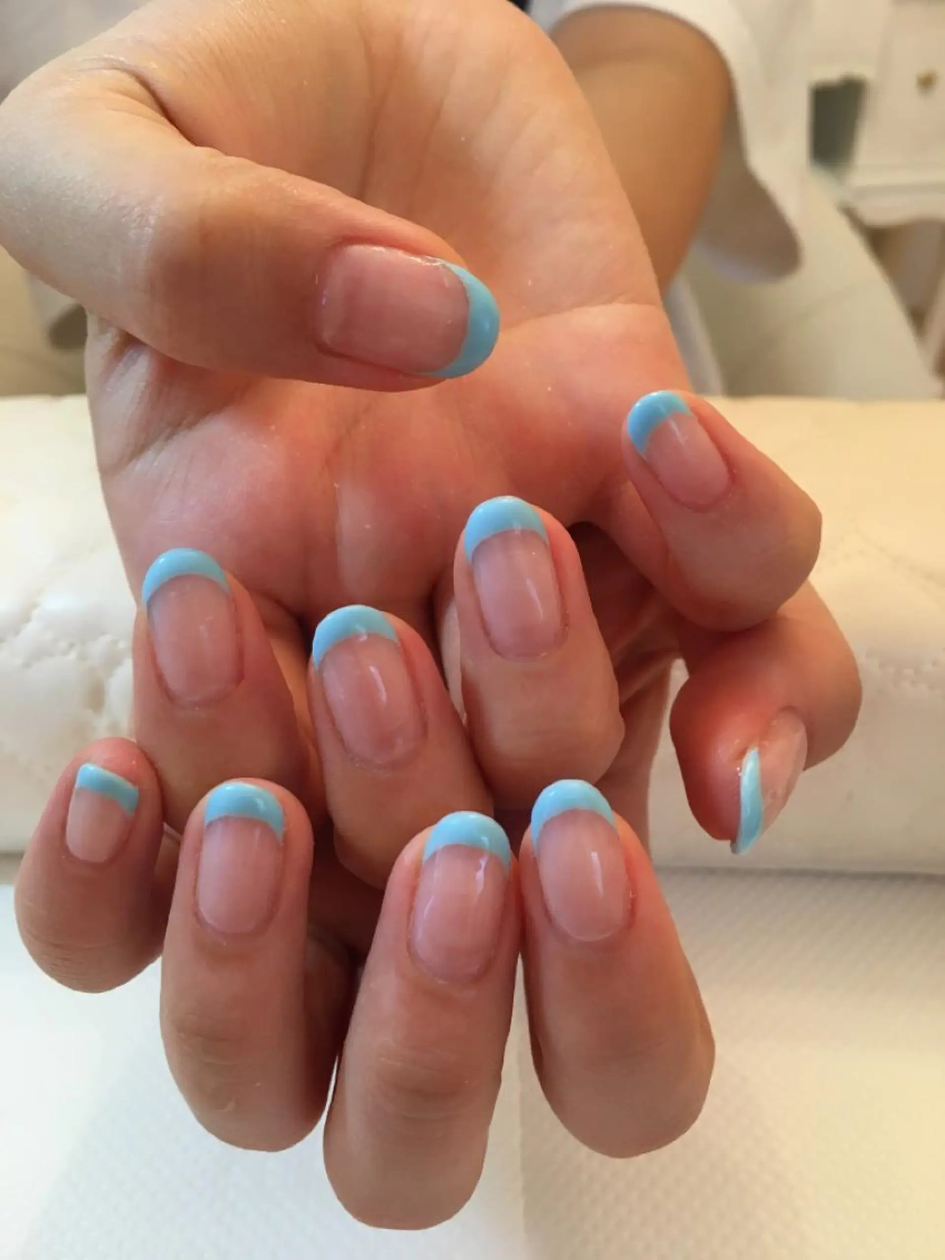 ネイル ブルー フレンチネイル ネイルサロン ショコラのネイルデザイン